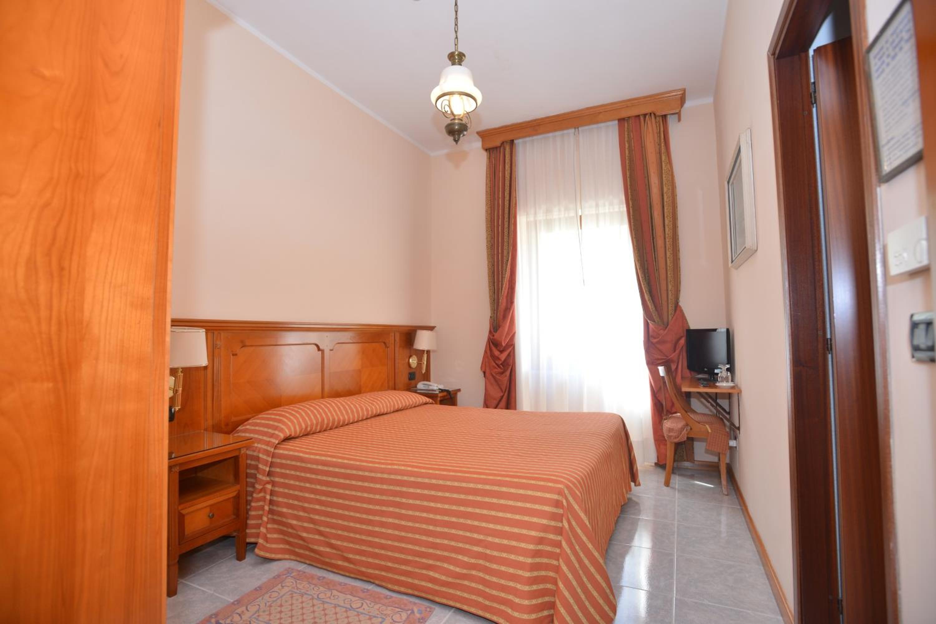 Basic Double Room