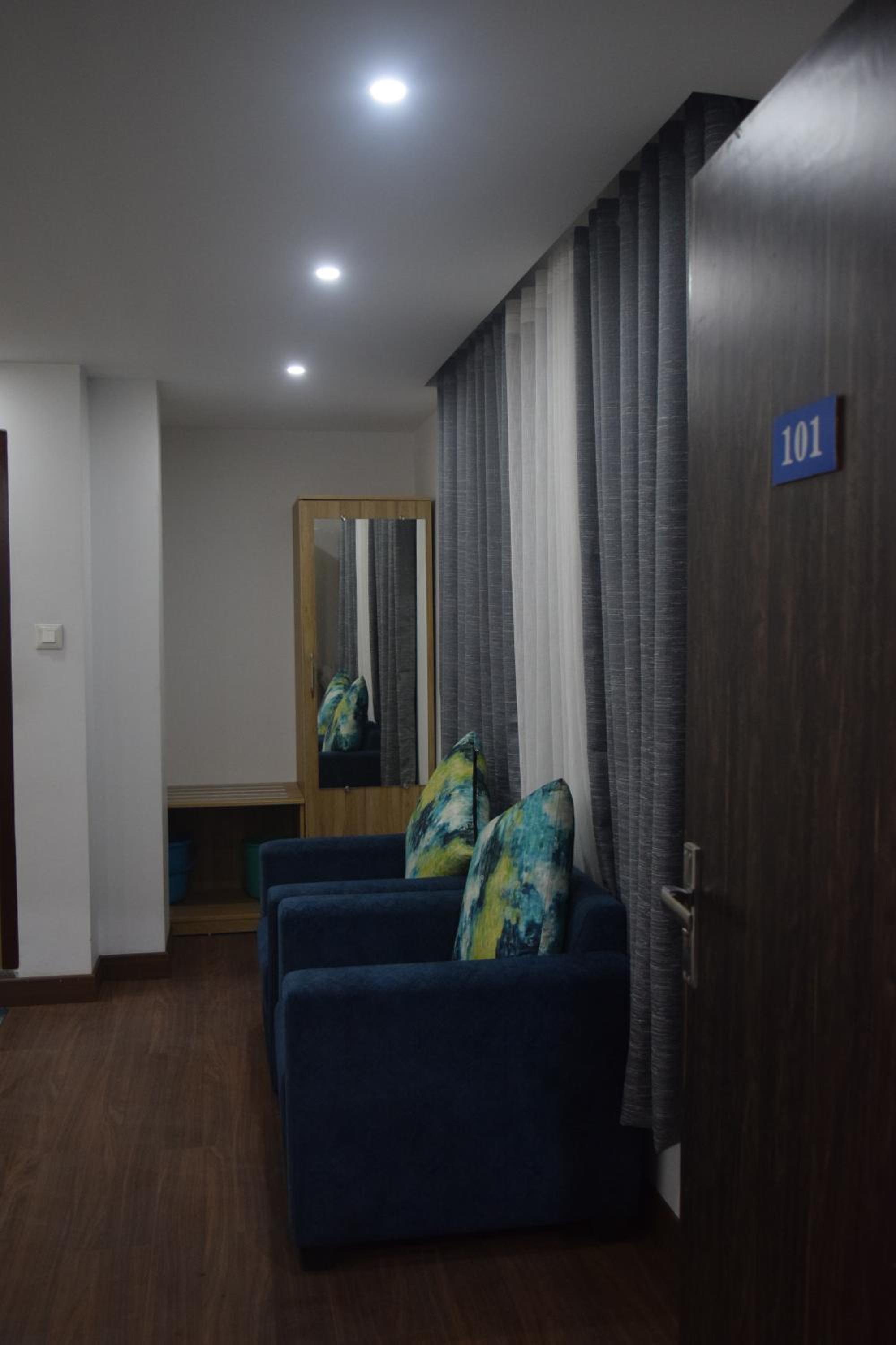 Deluxe Queen Room