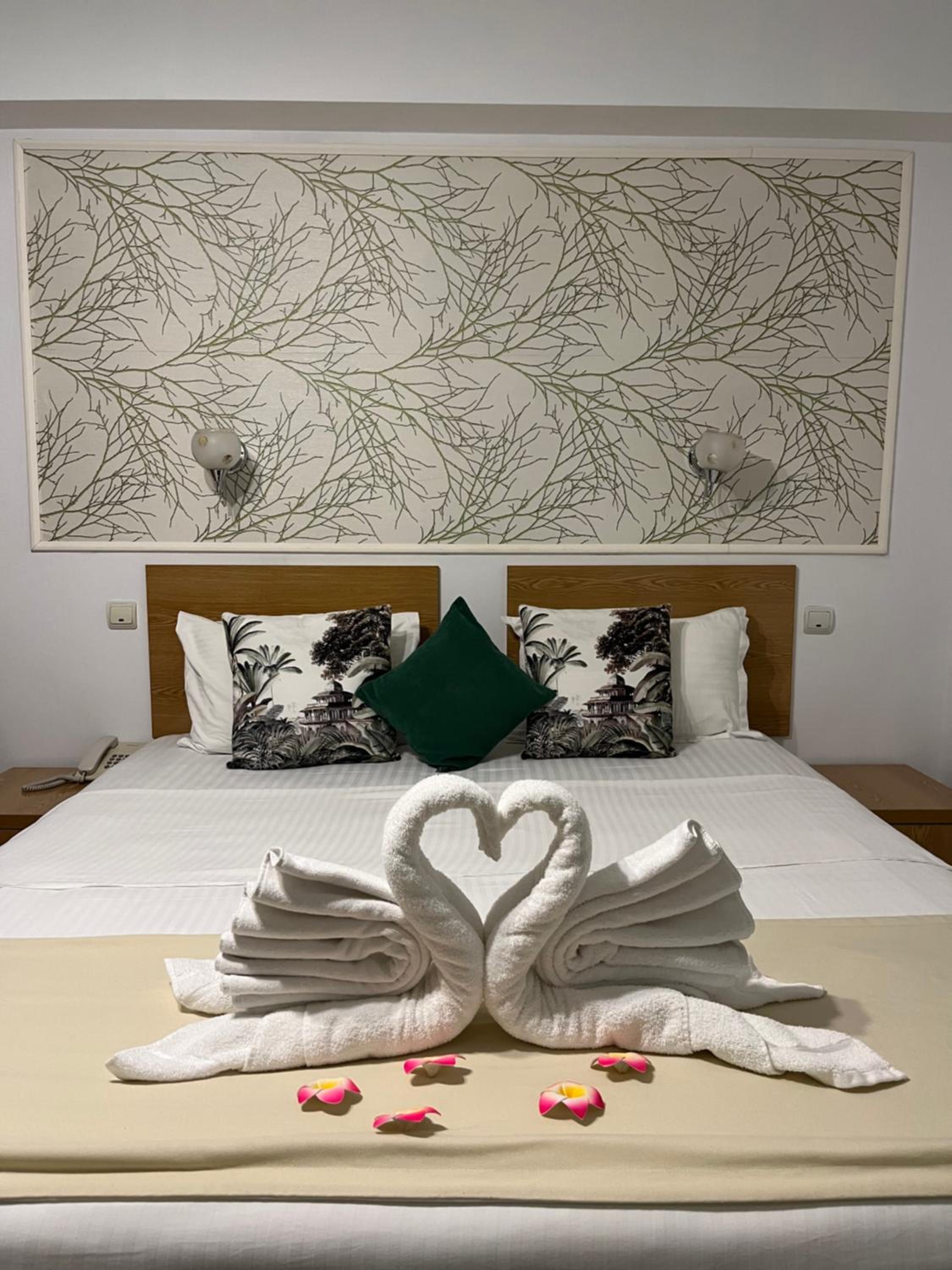 Standard Double Room - Photo 2