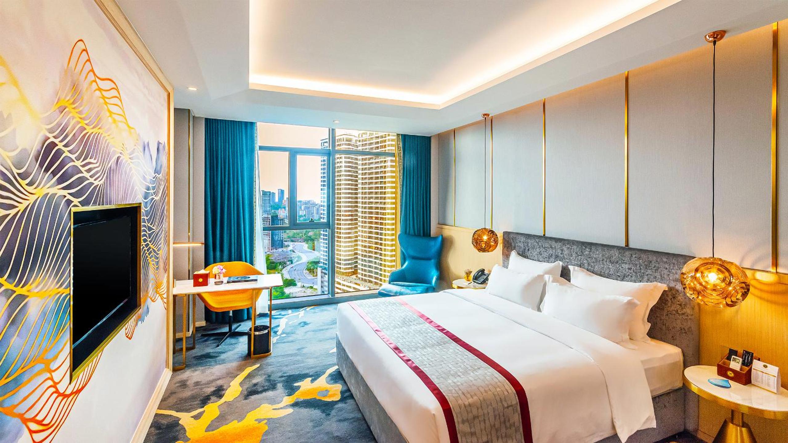 Deluxe King Room - Photo 1