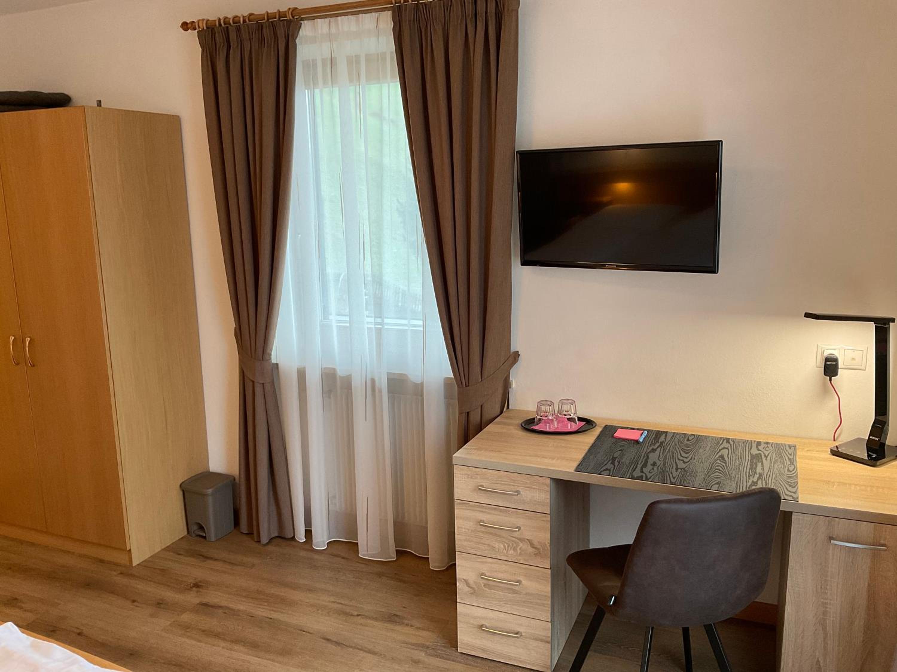 Double Room - Photo 13
