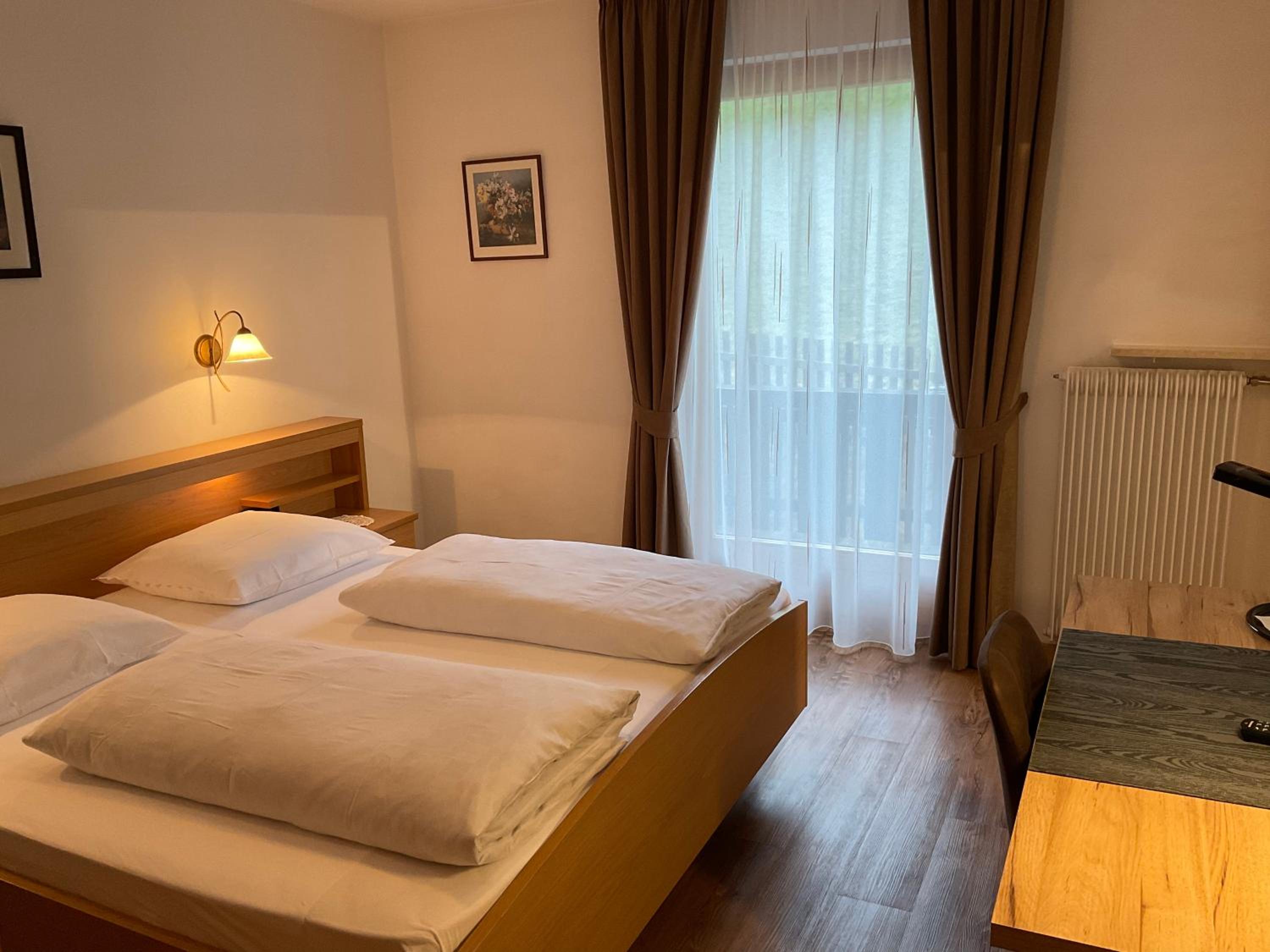 Double Room - Photo 5