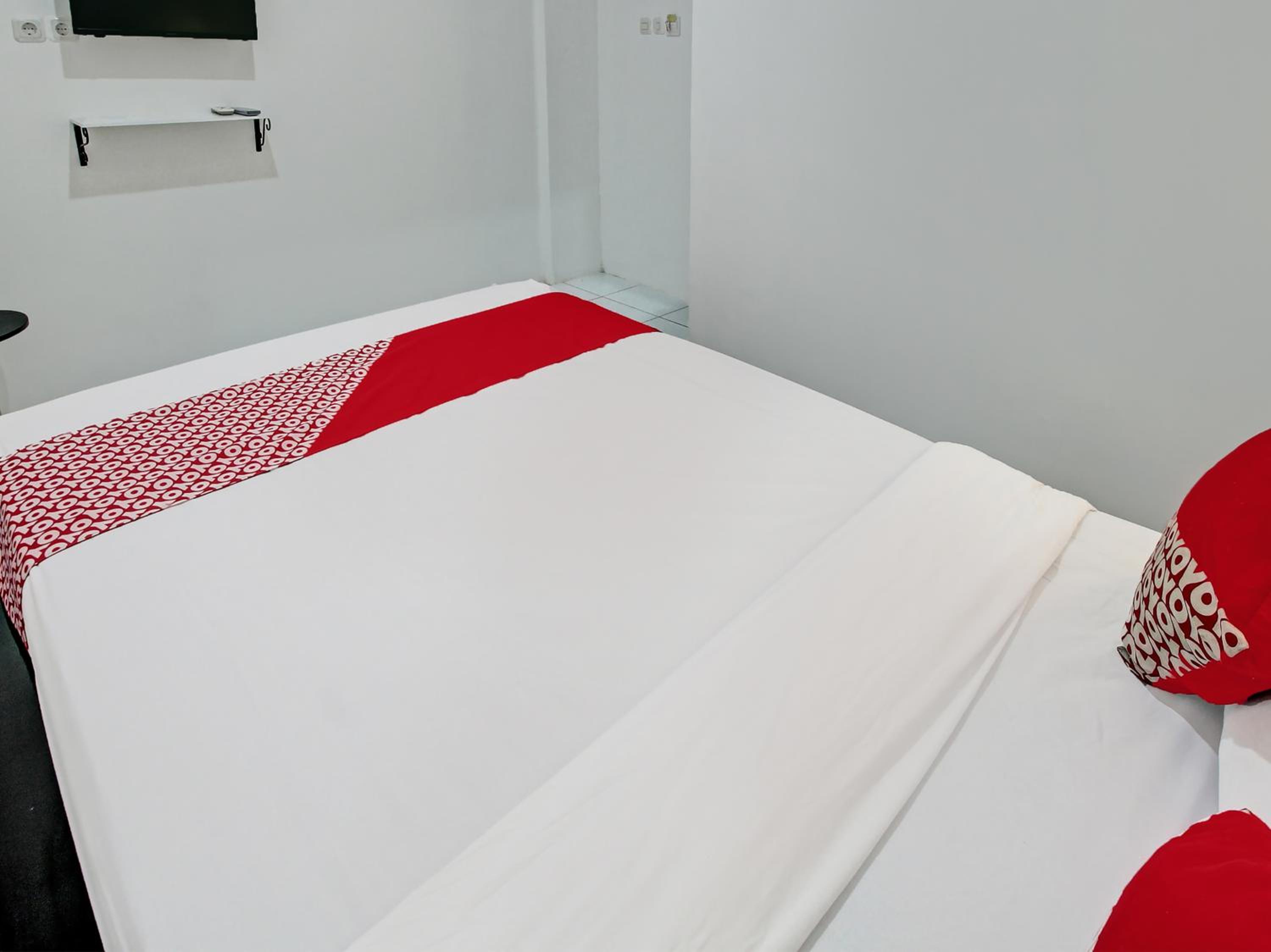 Standard Double Room - Photo 15