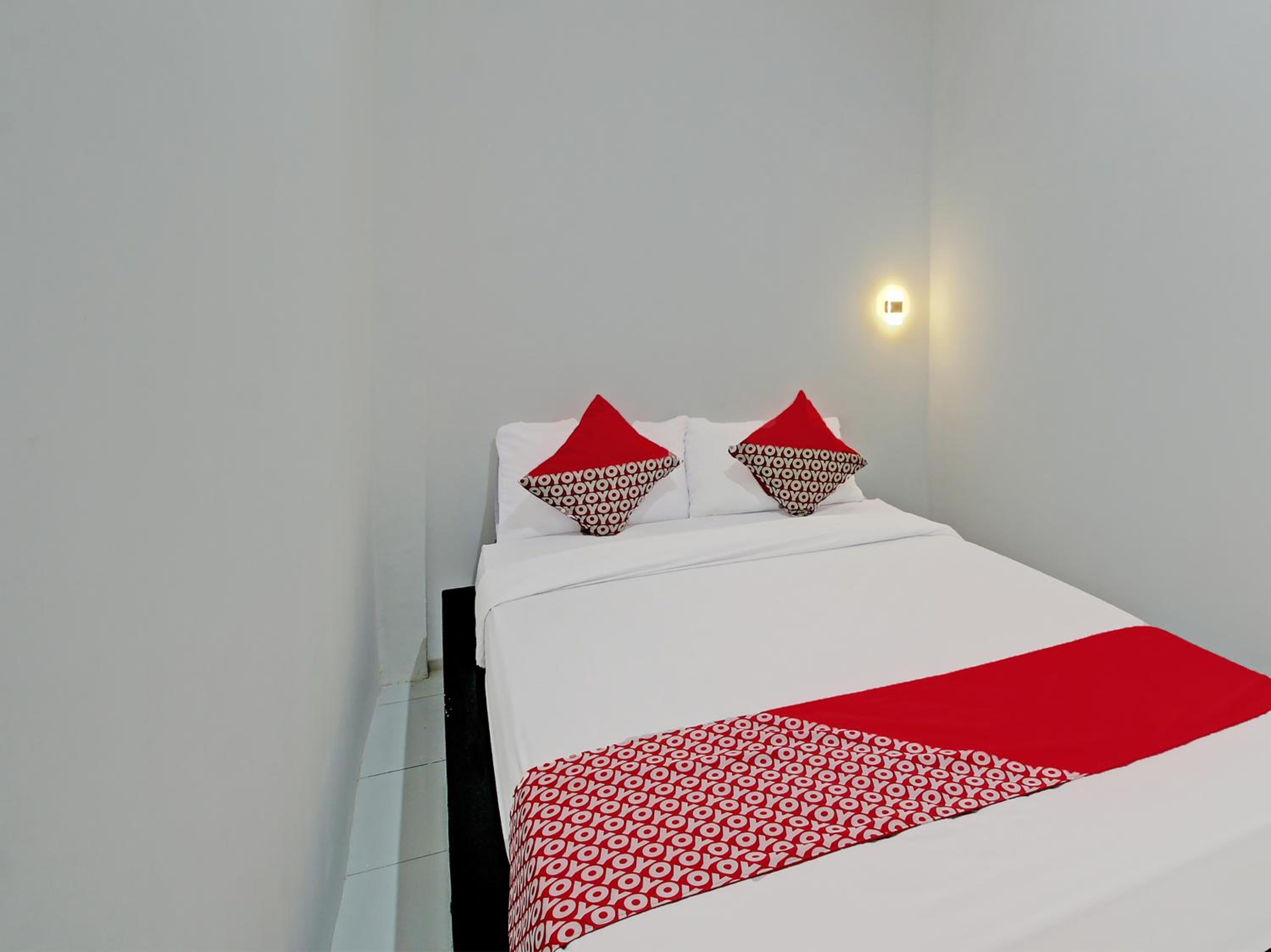 Standard Double Room - Photo 11