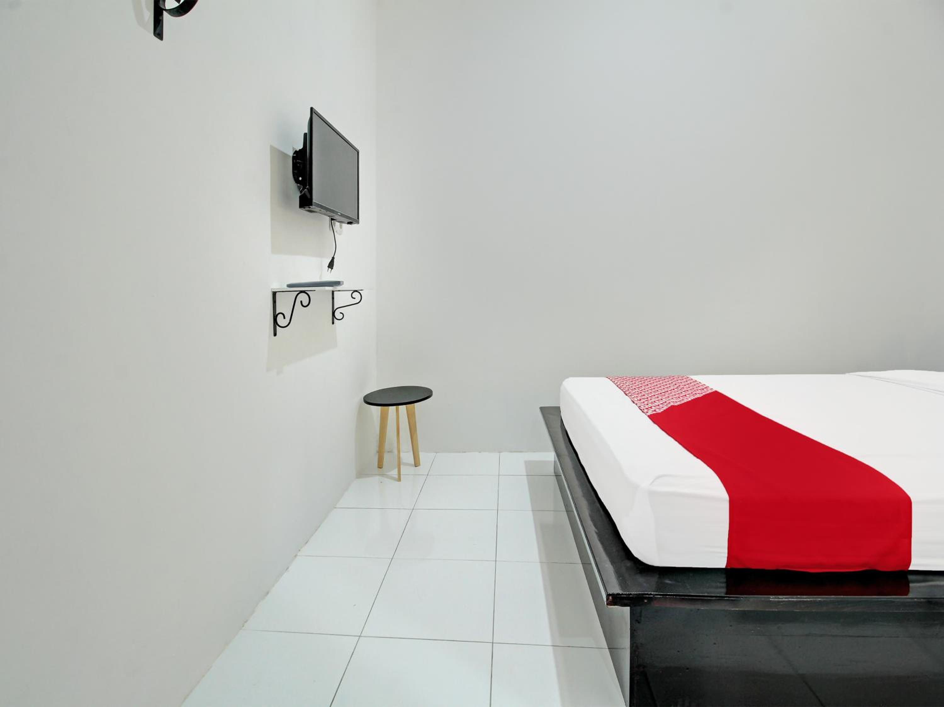Standard Double Room - Photo 17