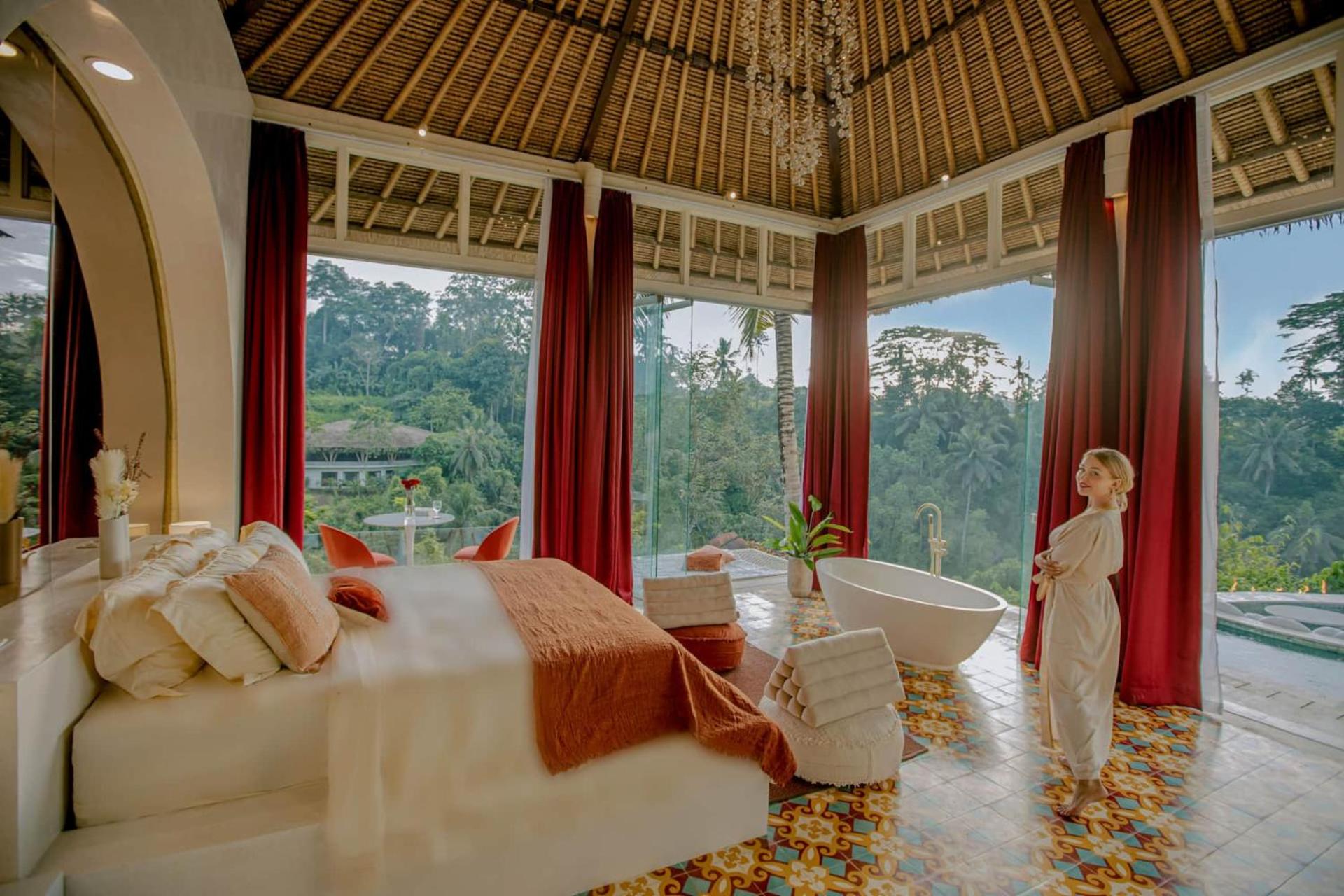 Deluxe Queen Suite - Photo 12