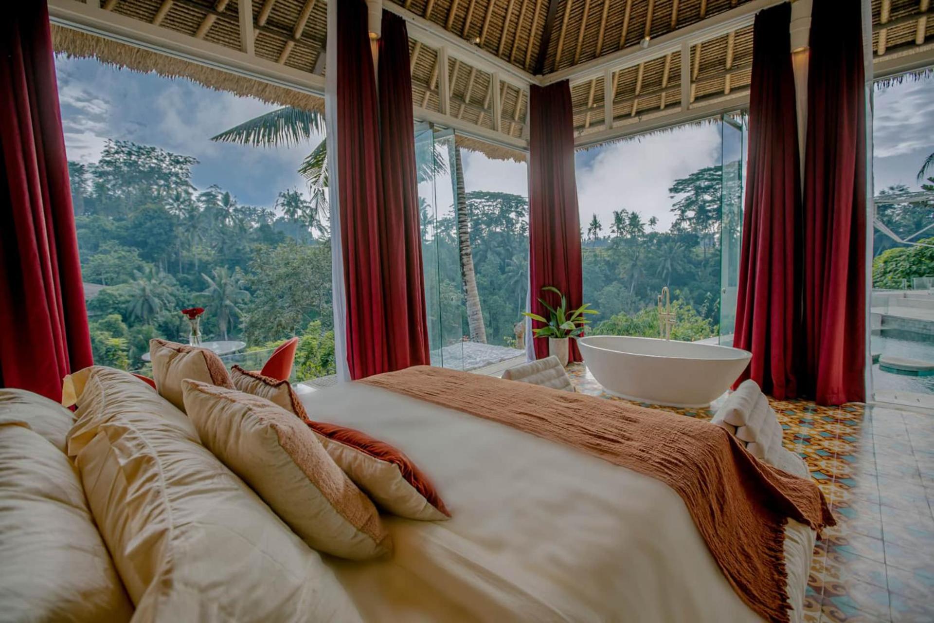 Deluxe Queen Suite - Photo 9