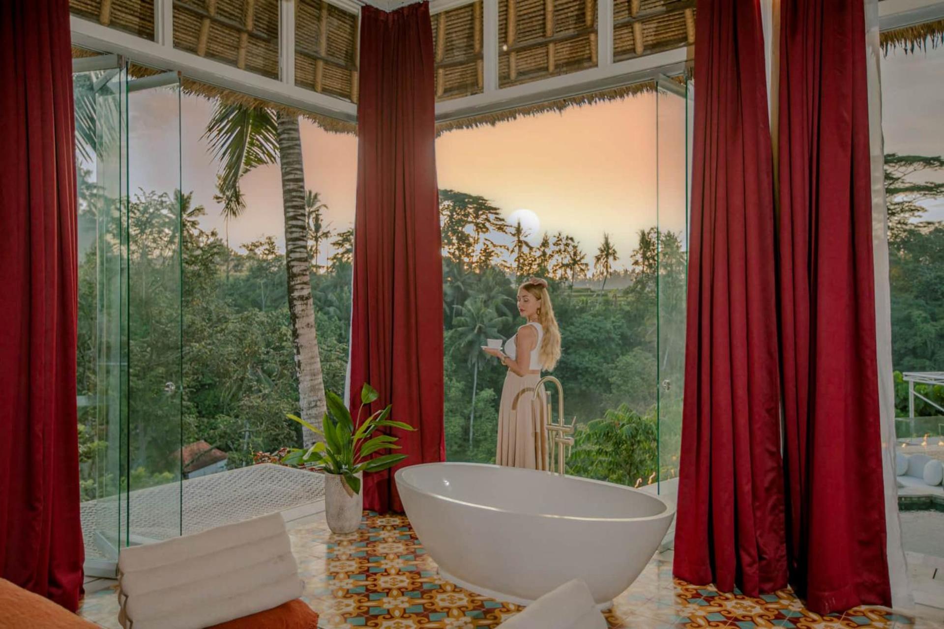 Deluxe Queen Suite - Photo 10