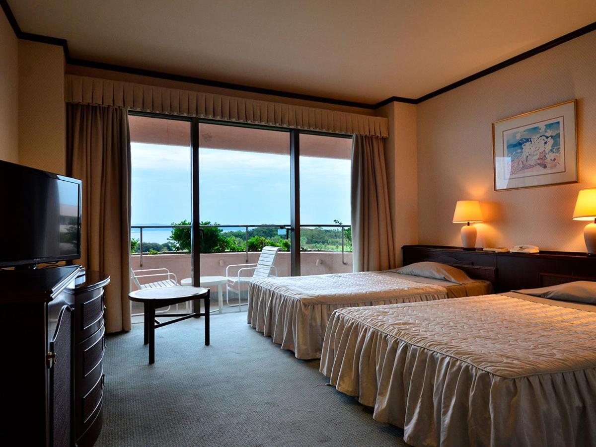 Standard Twin Room - High Floor photo 2