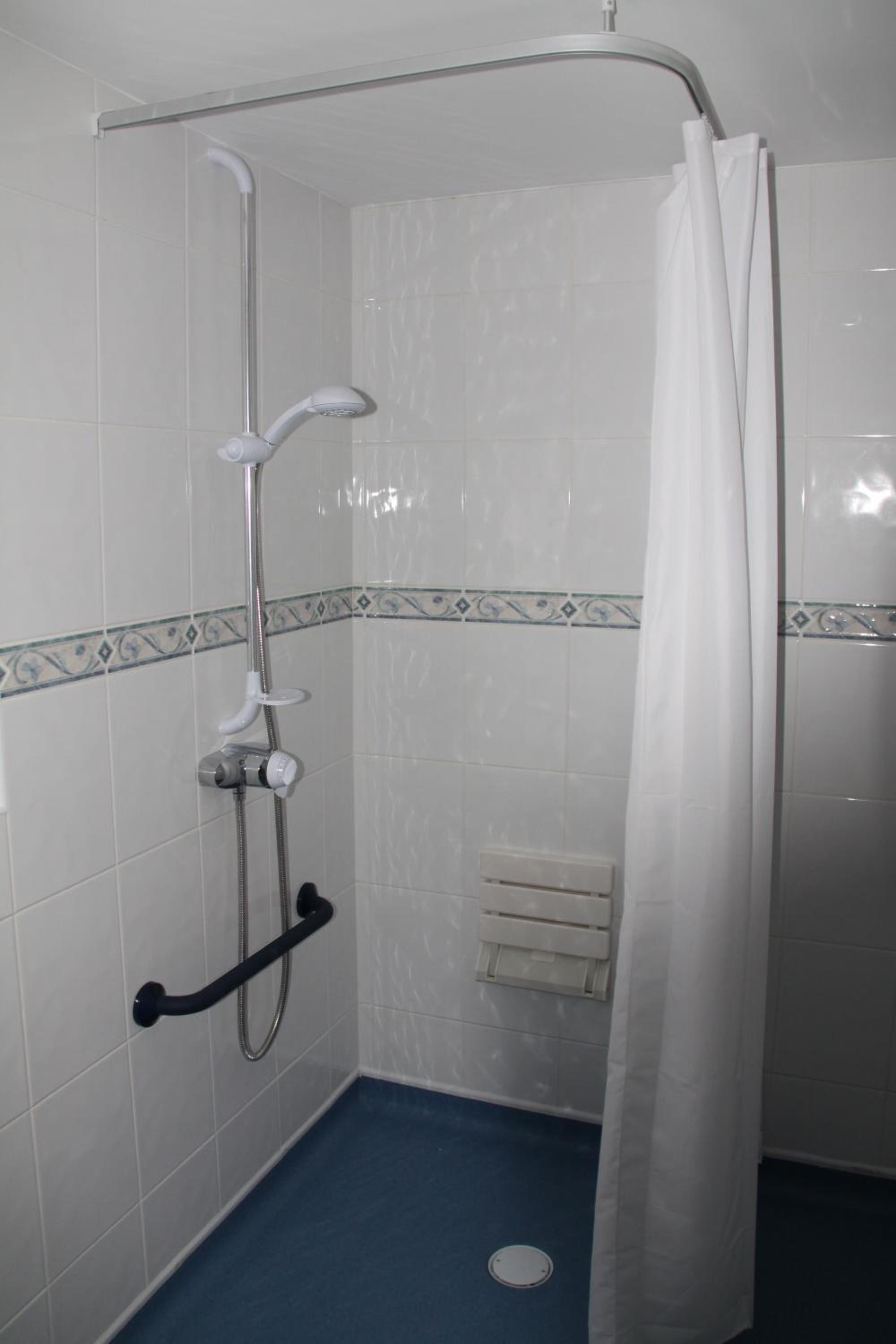 King Room - Disability Access photo 3
