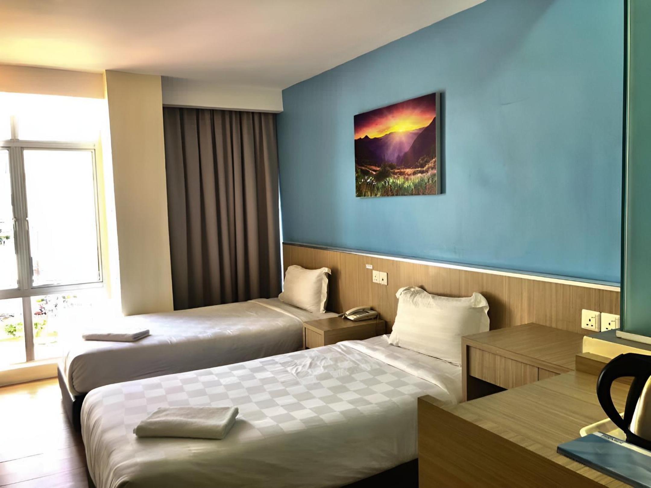 Standard Twin Room photo 2