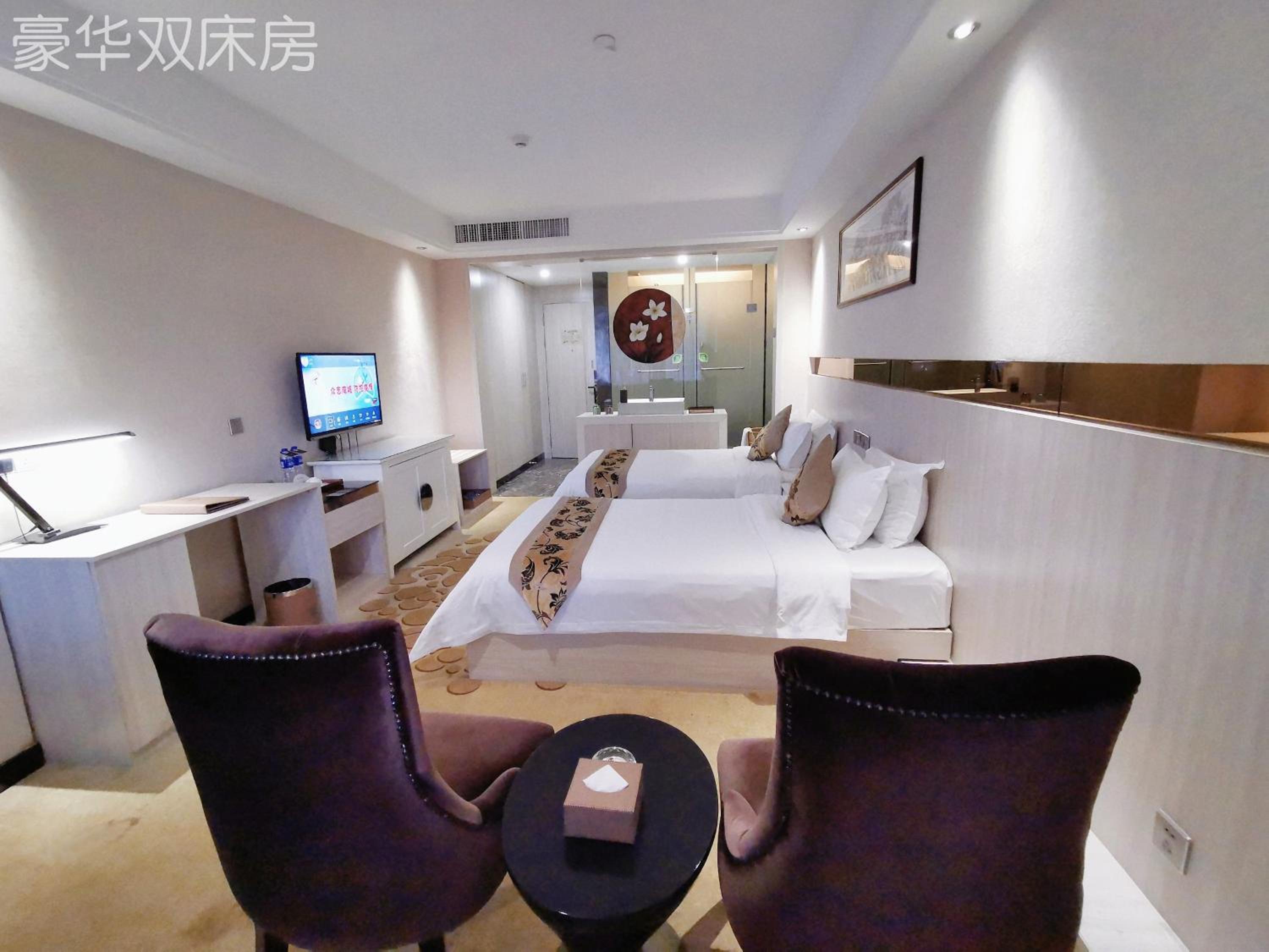 Deluxe Twin Room photo 2