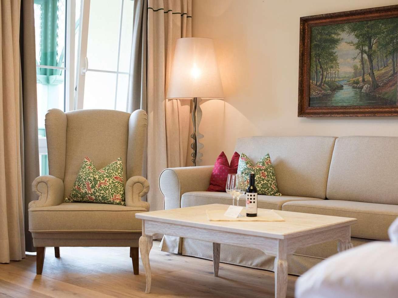 King Suite with Balcony photo 1