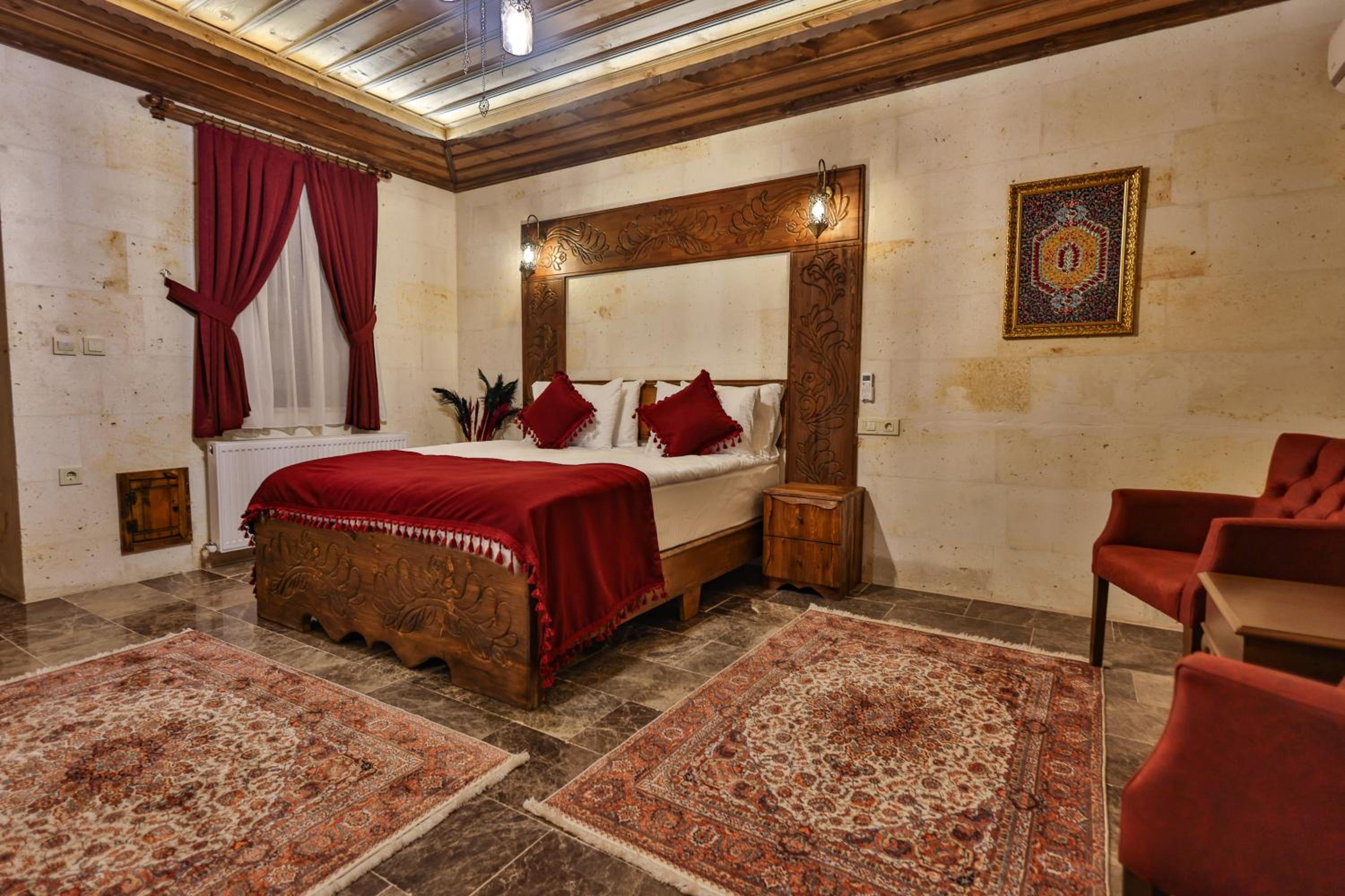 Deluxe Room - Photo 10