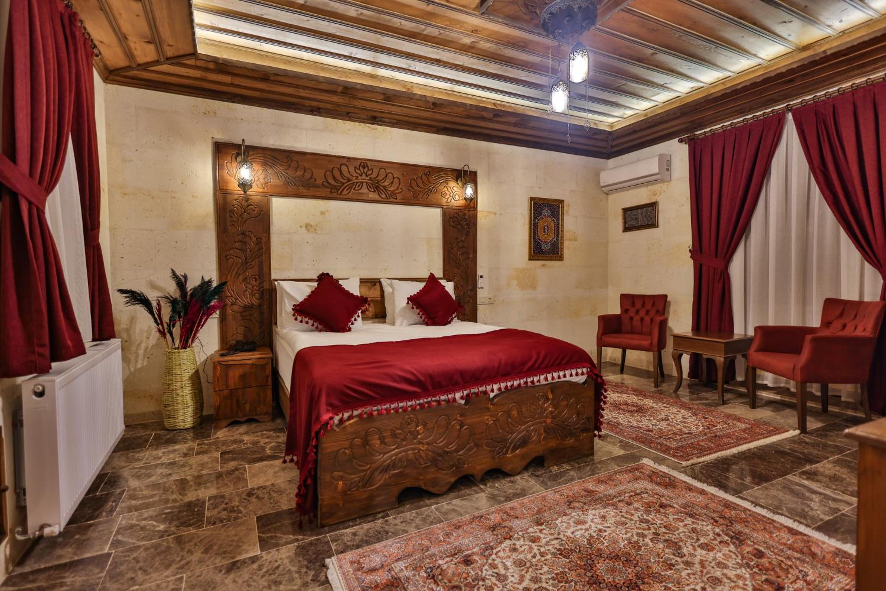 Deluxe Room - Photo 11