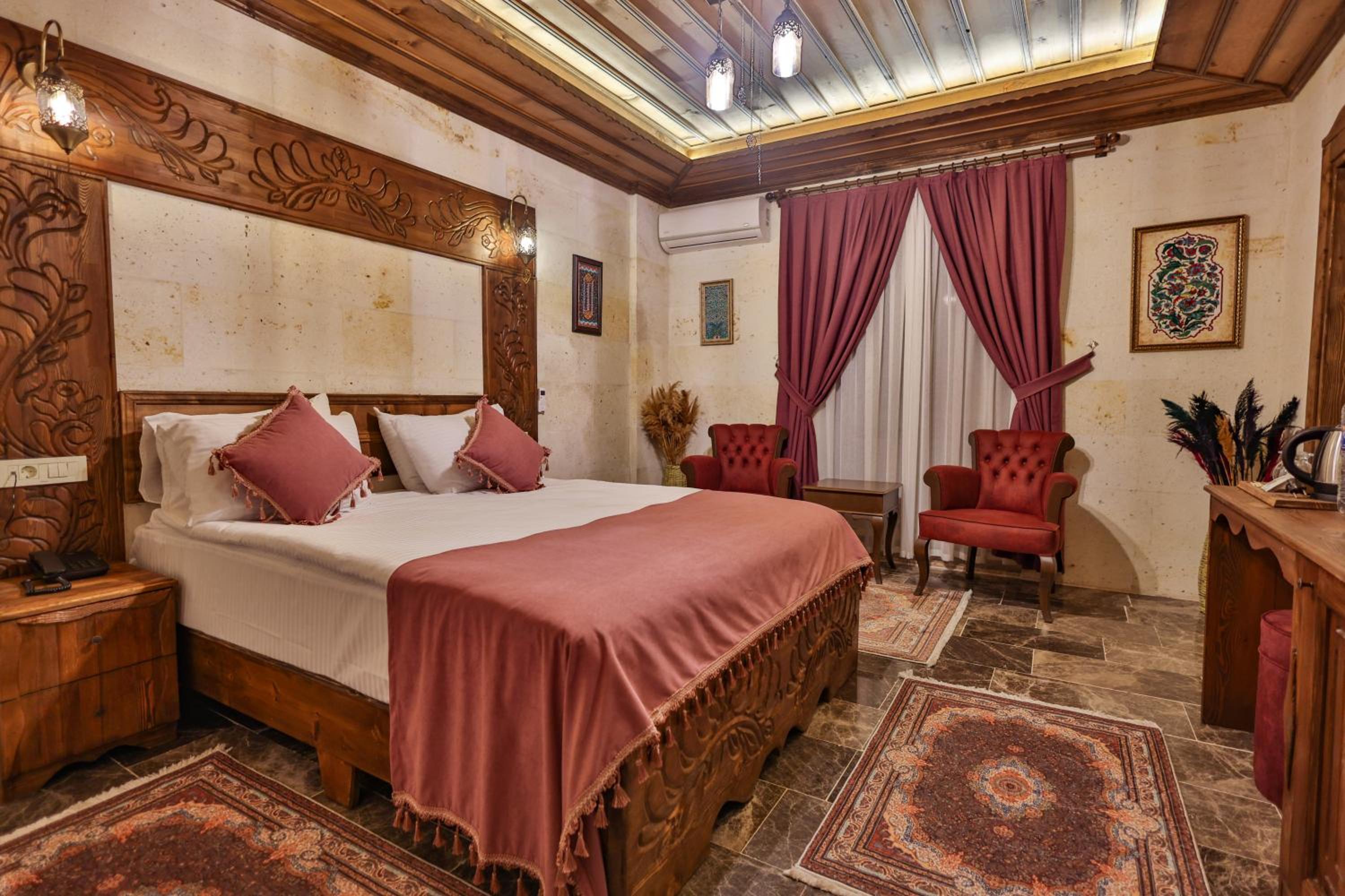 Deluxe Room - Photo 8