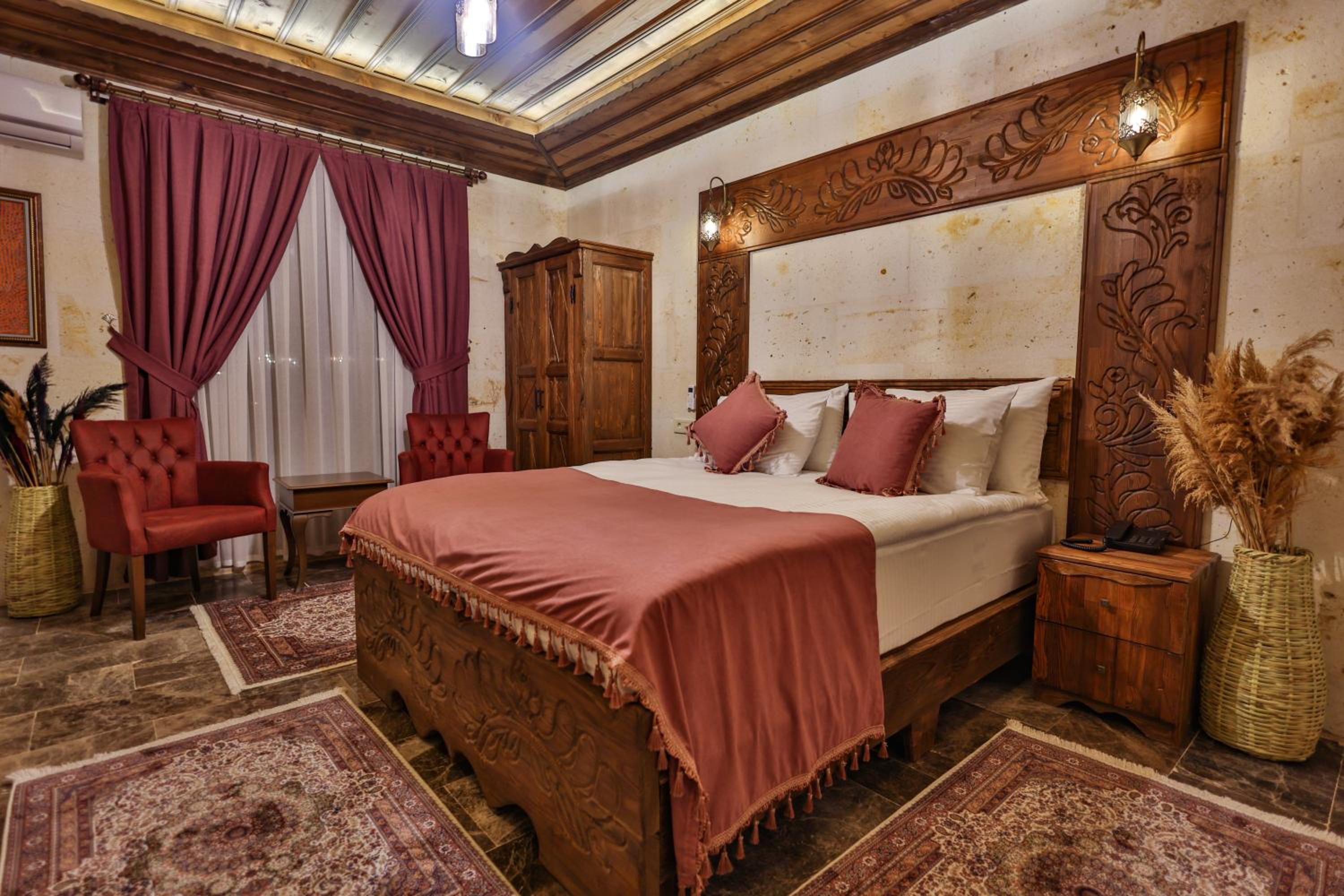 Deluxe Room - Photo 3