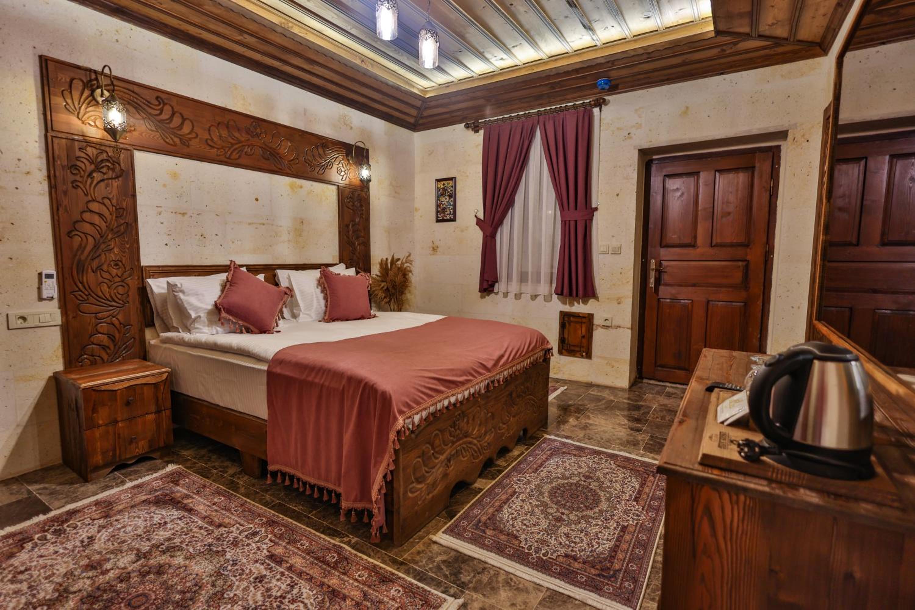Deluxe Room - Photo 19
