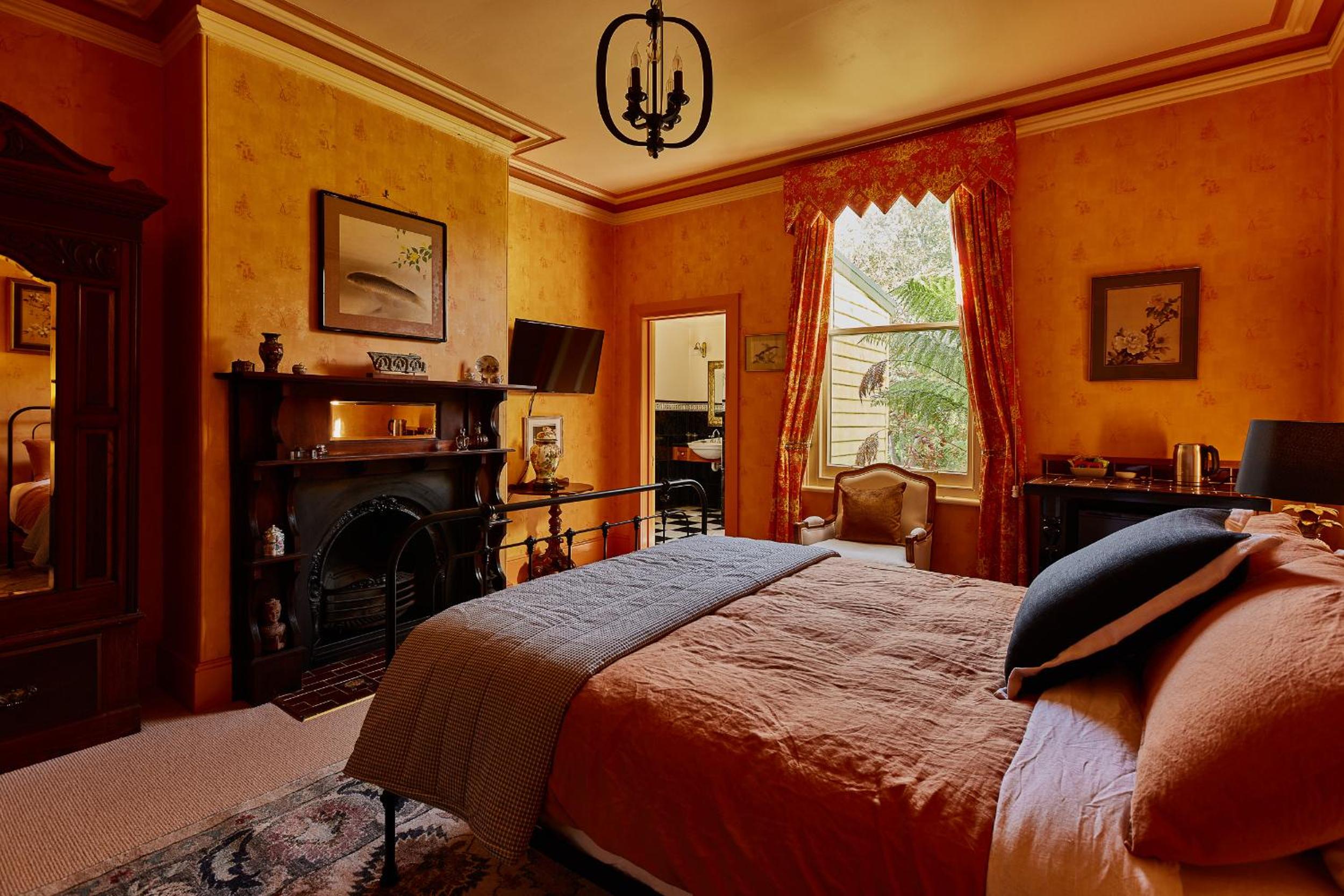 Queen Room with Garden View