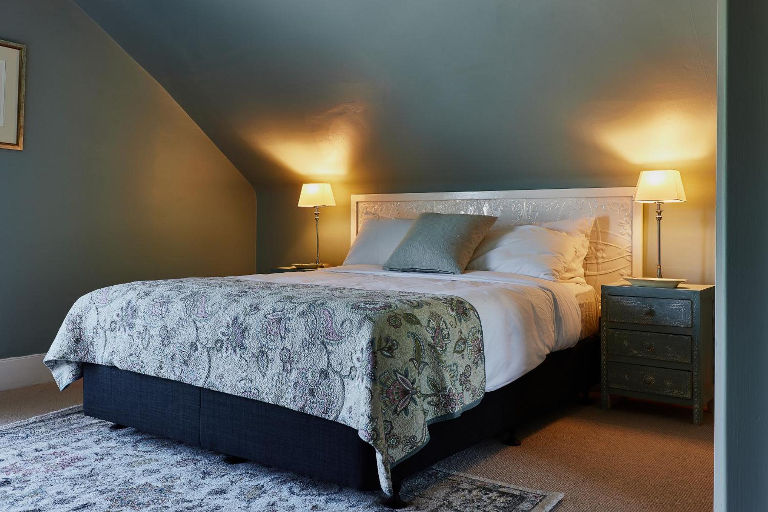 Queen Room with Garden View