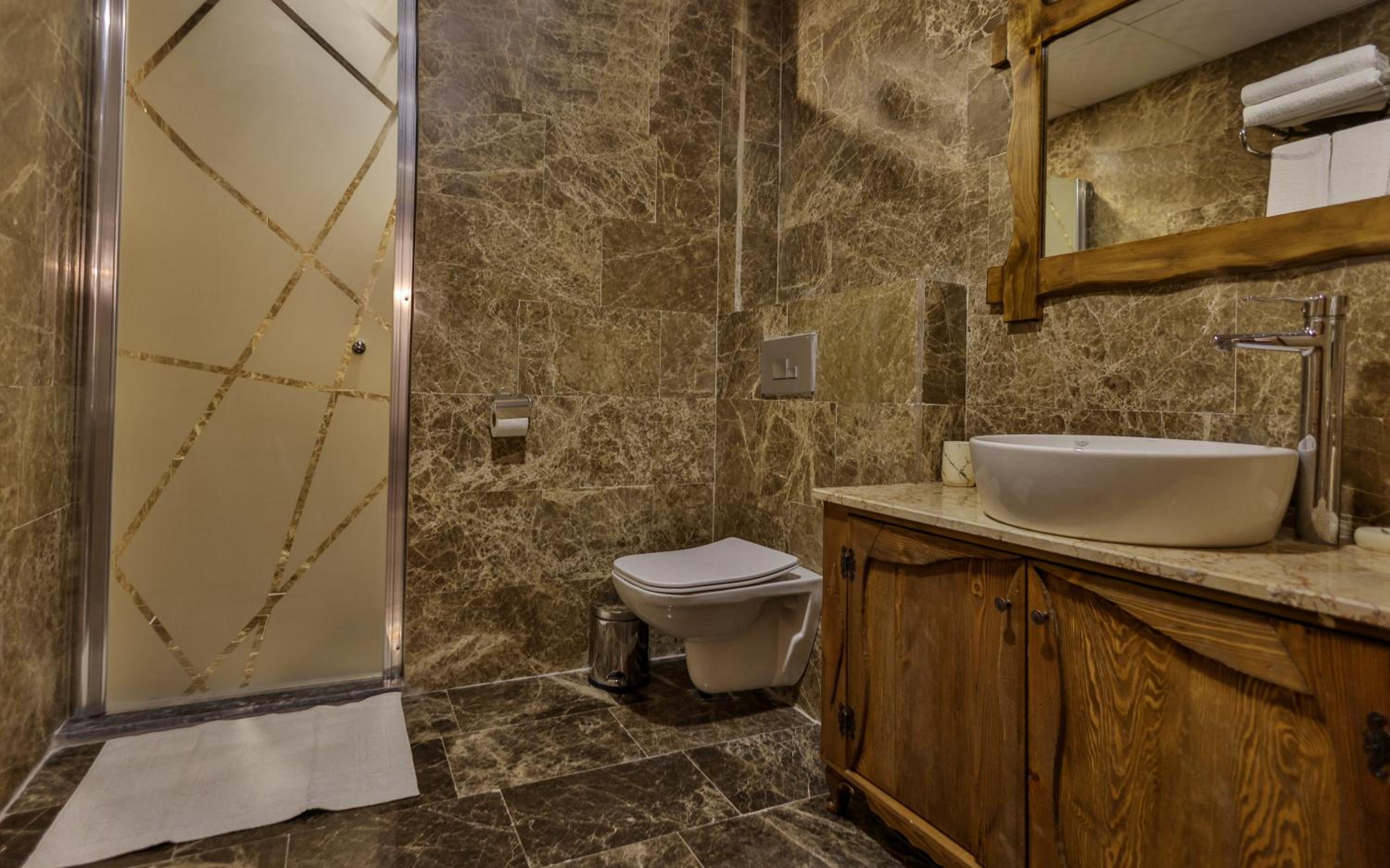 Deluxe Double Room with Private Garden Balcony - Photo 7