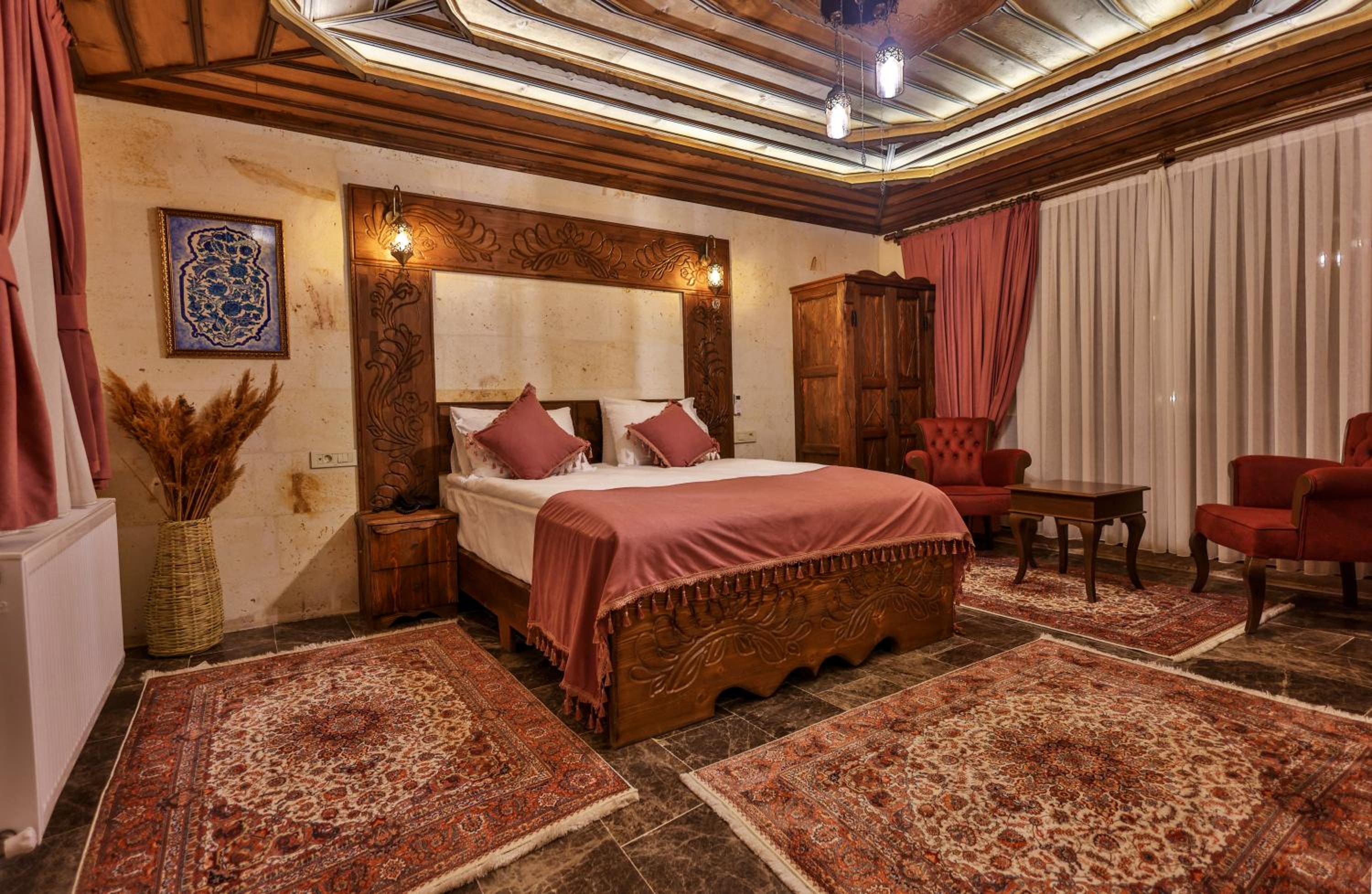 Deluxe Double Room with Private Garden Balcony - Photo 16
