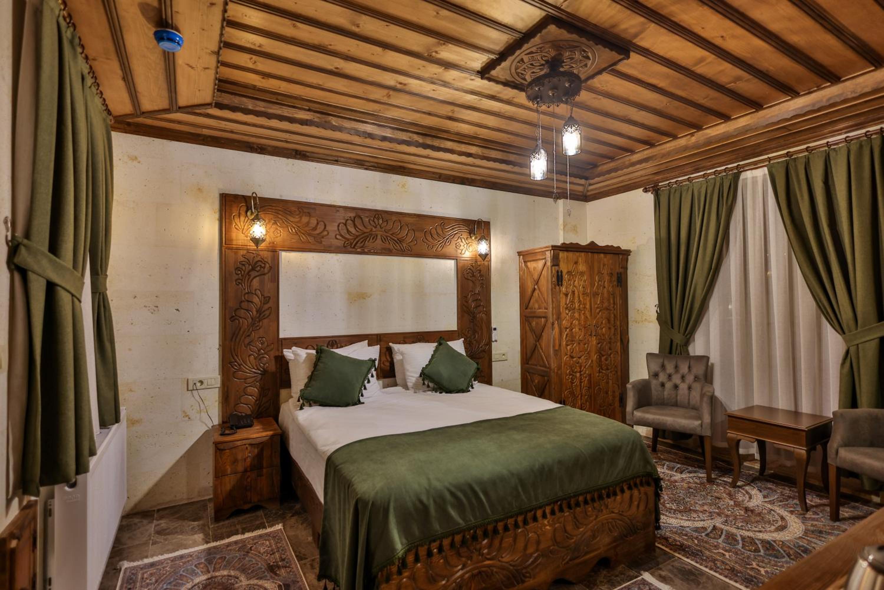 Deluxe Double Room with Private Garden Balcony - Photo 6