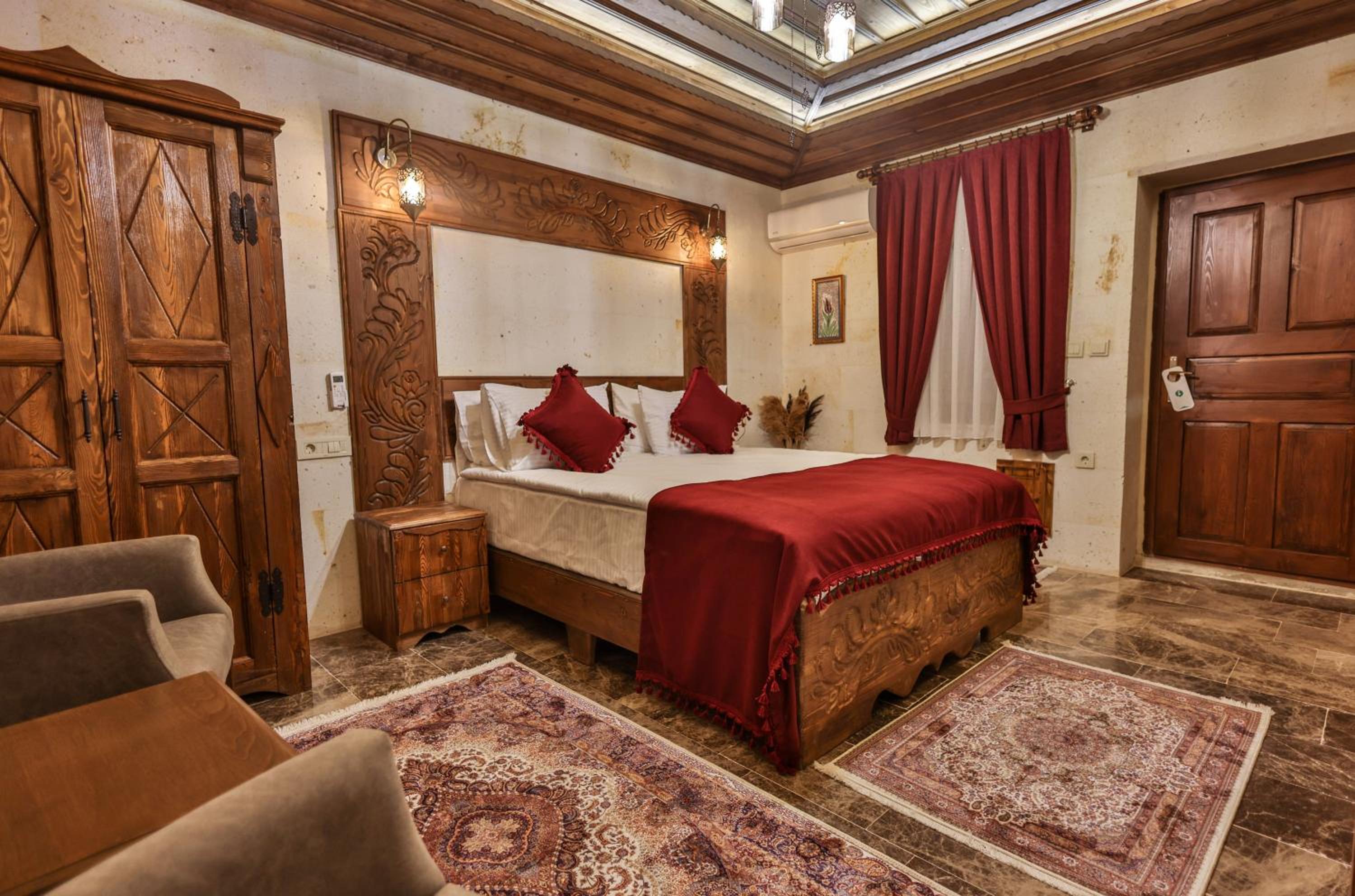 Deluxe Double Room with Private Garden Balcony - Photo 13