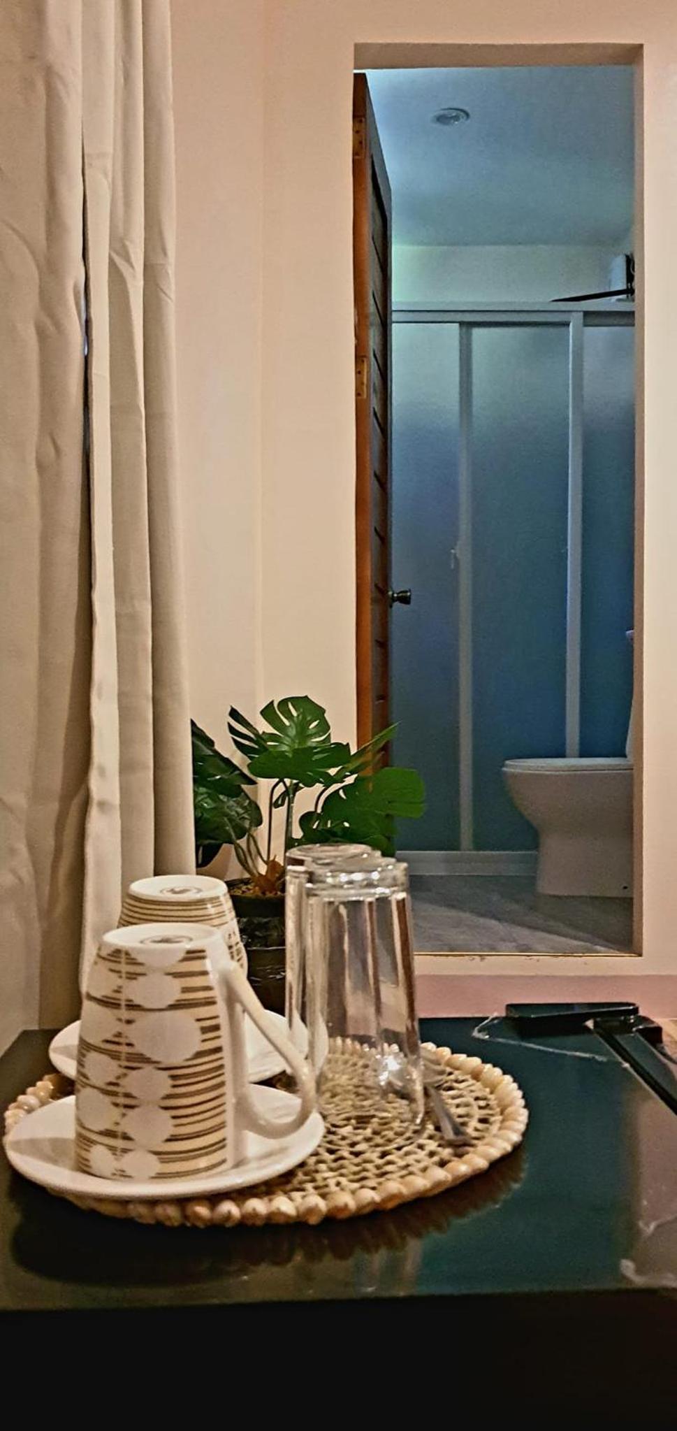 Quadruple Room with Private Bathroom - Photo 11