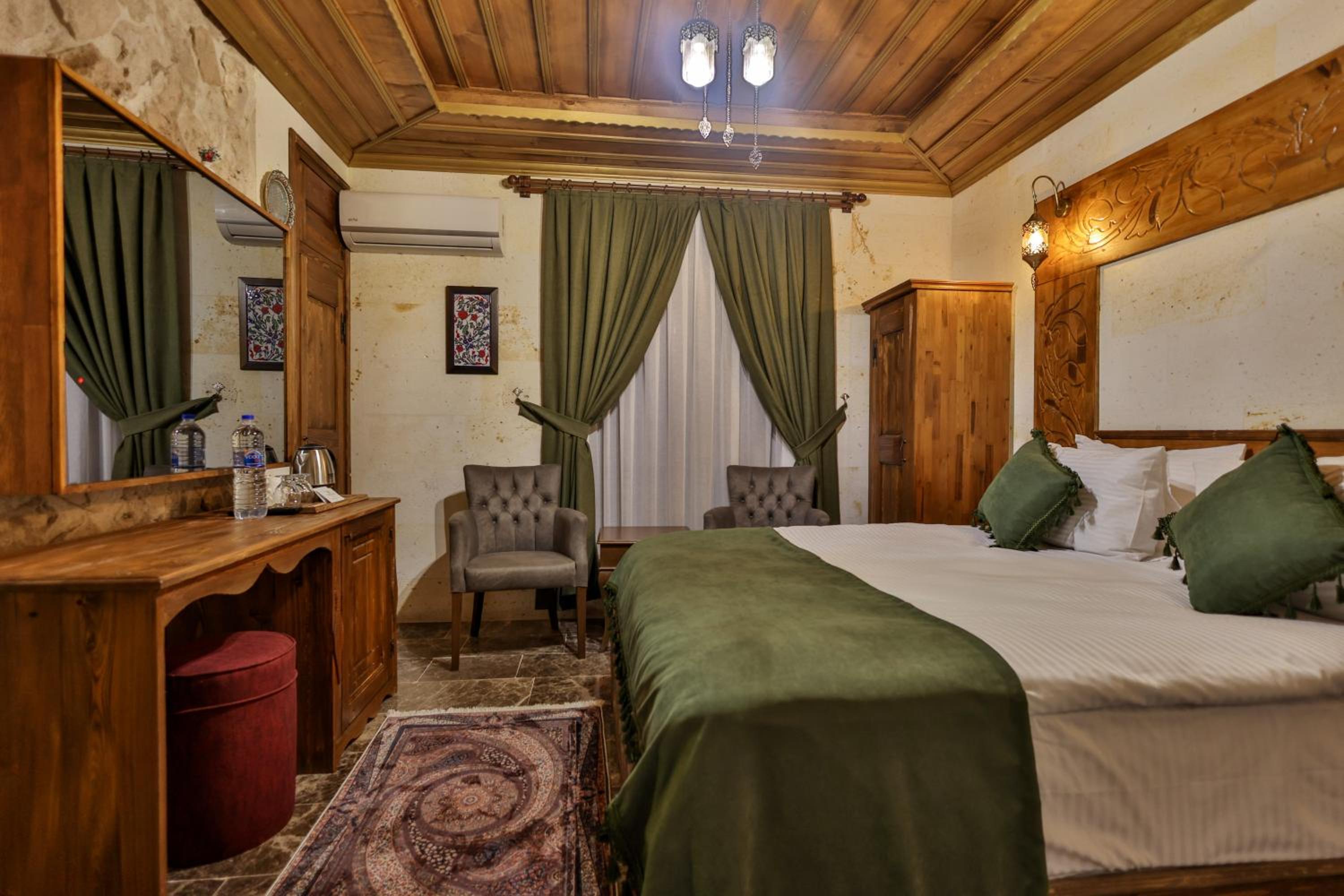 Standard Double Room - Photo 2