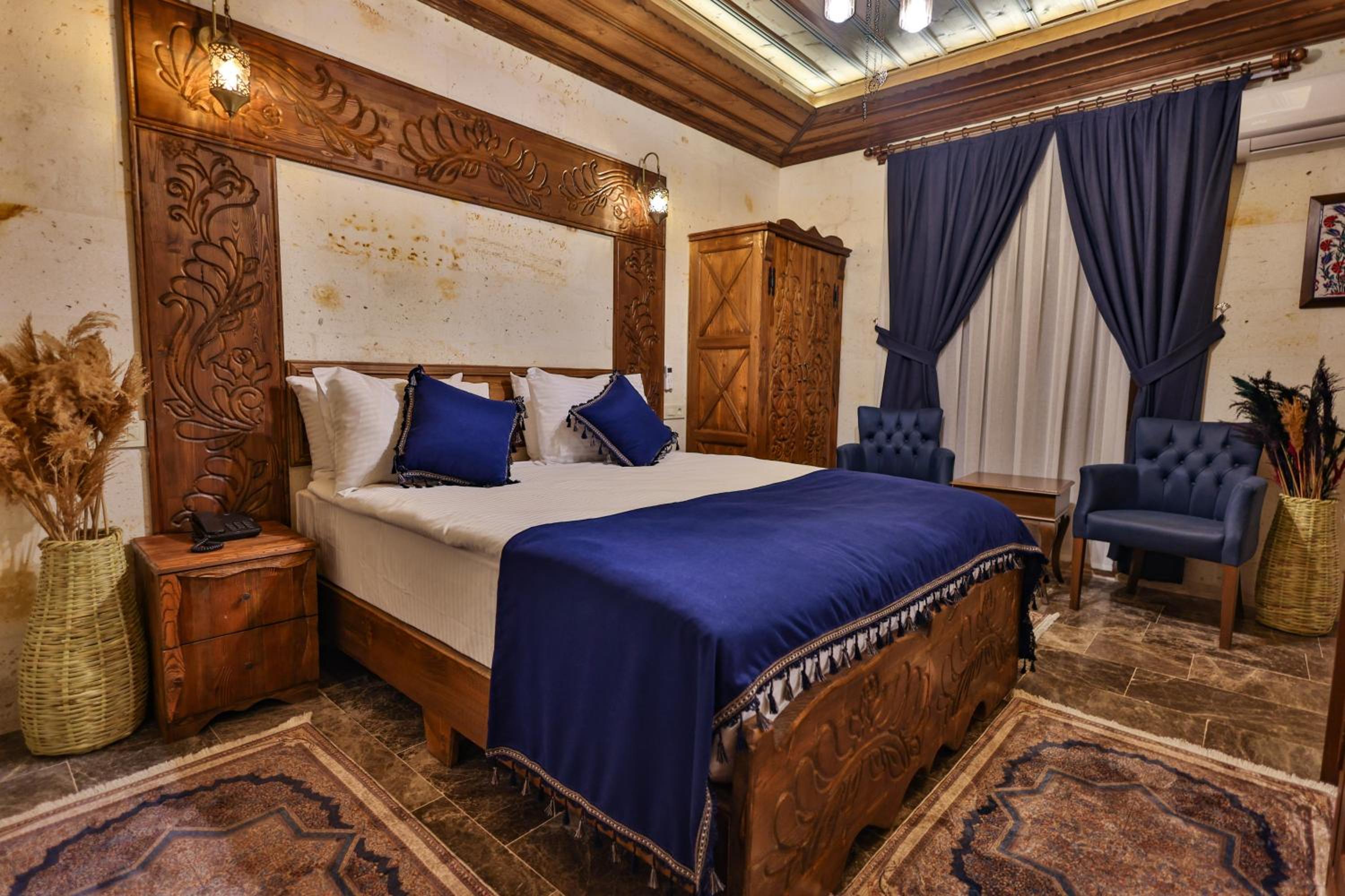 Standard Double Room - Photo 12
