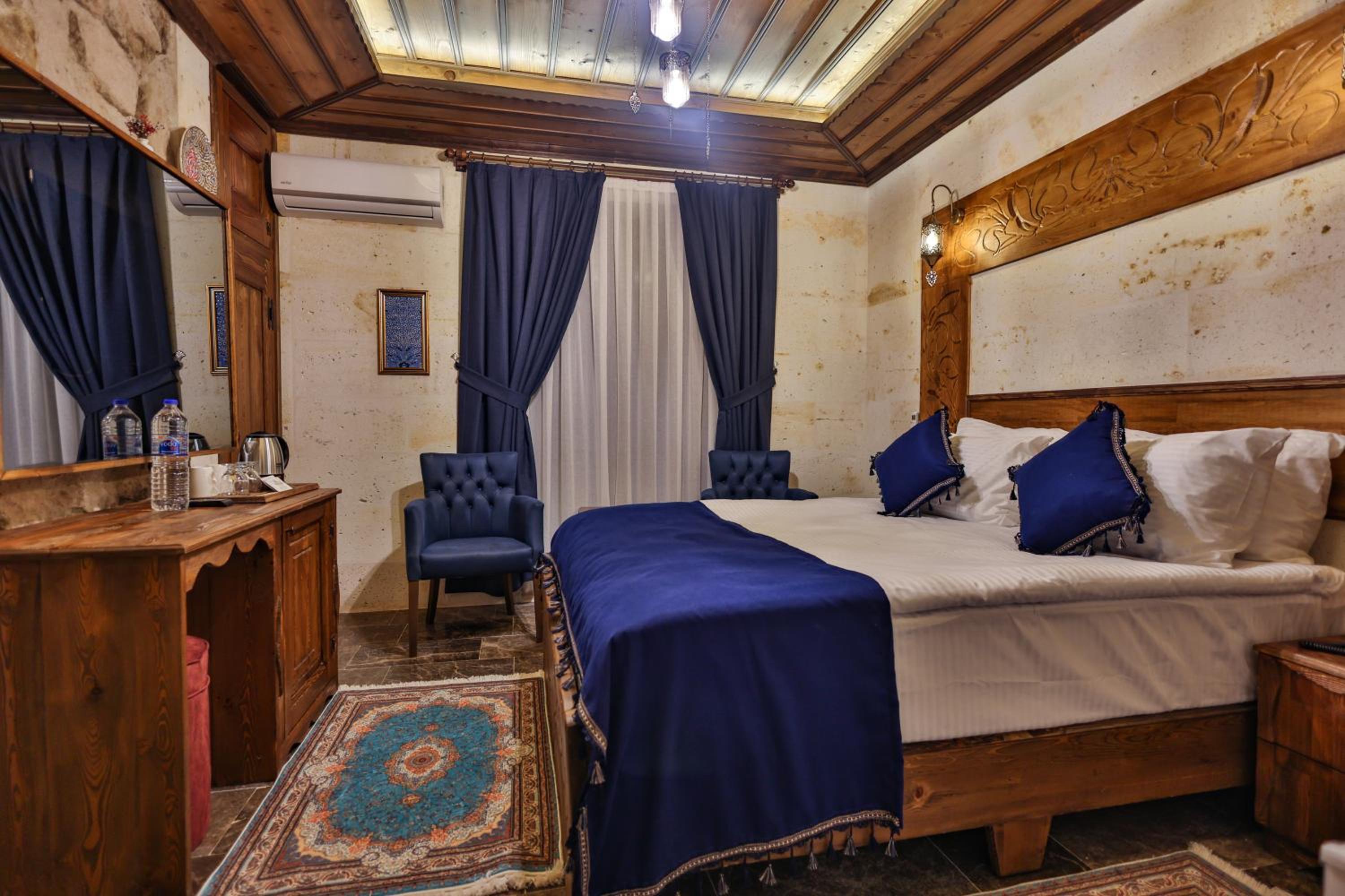 Standard Double Room - Photo 24