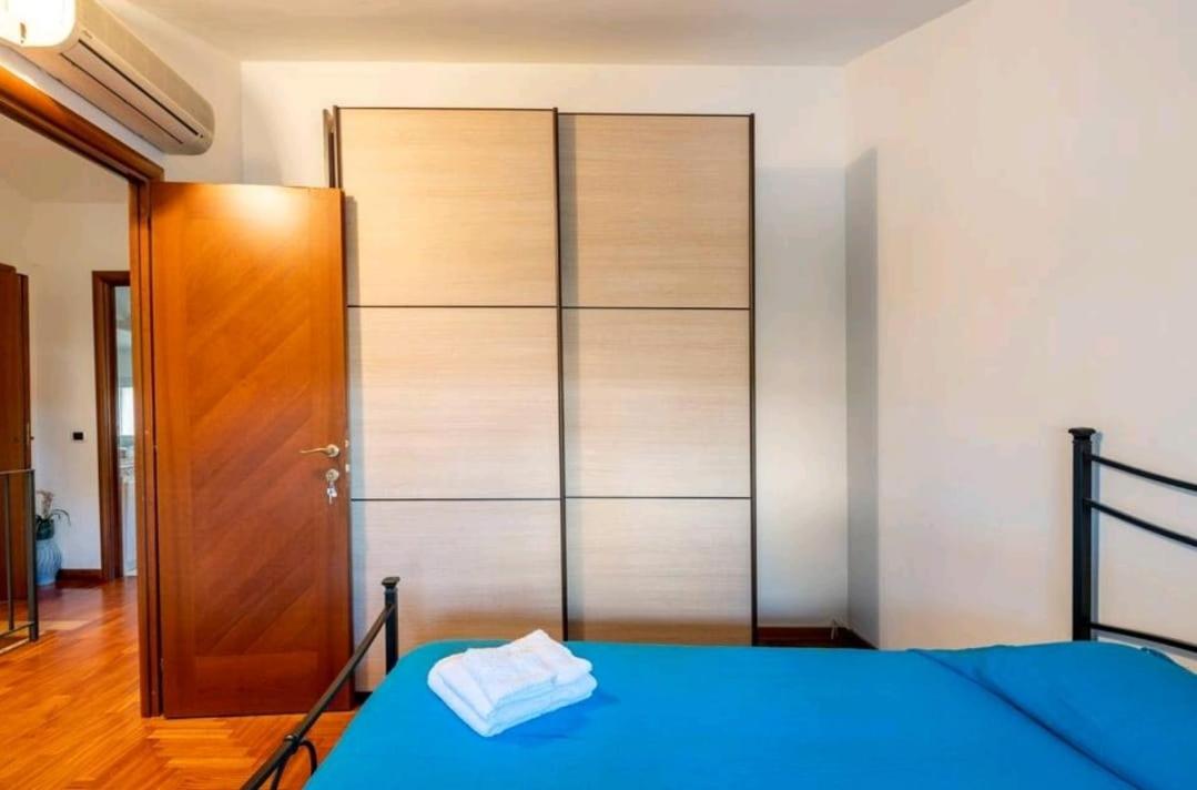 Double Room with Shared Bathroom photo 2