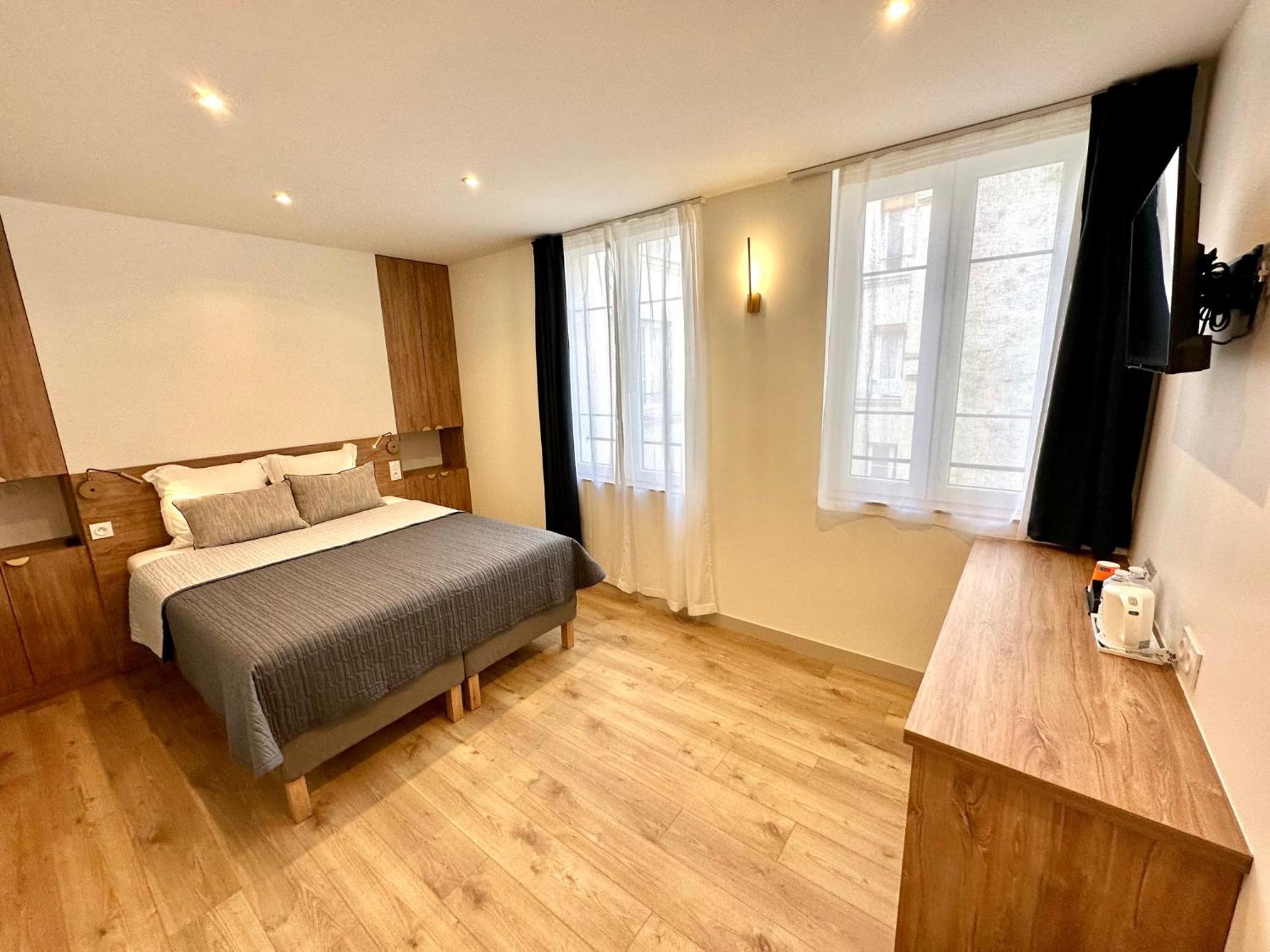 Large Double Room photo 1