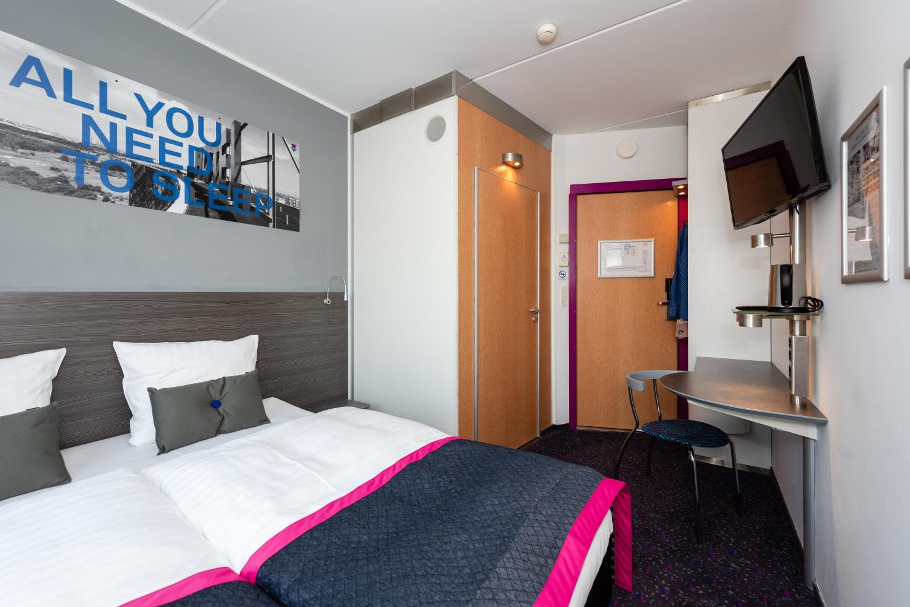 Captain Room