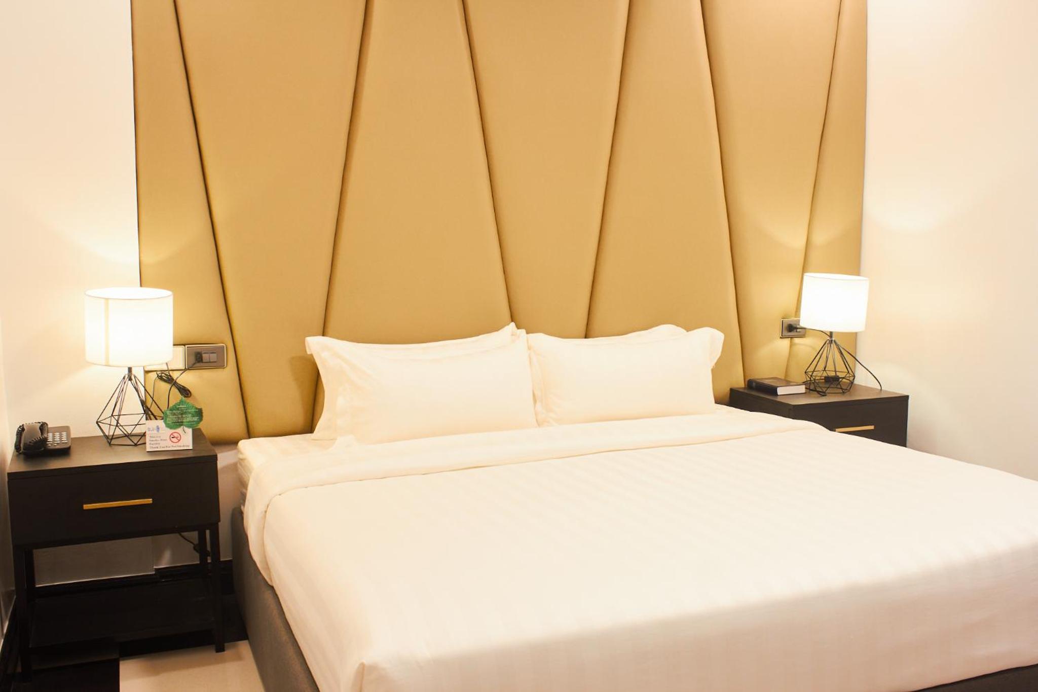 Deluxe King Room