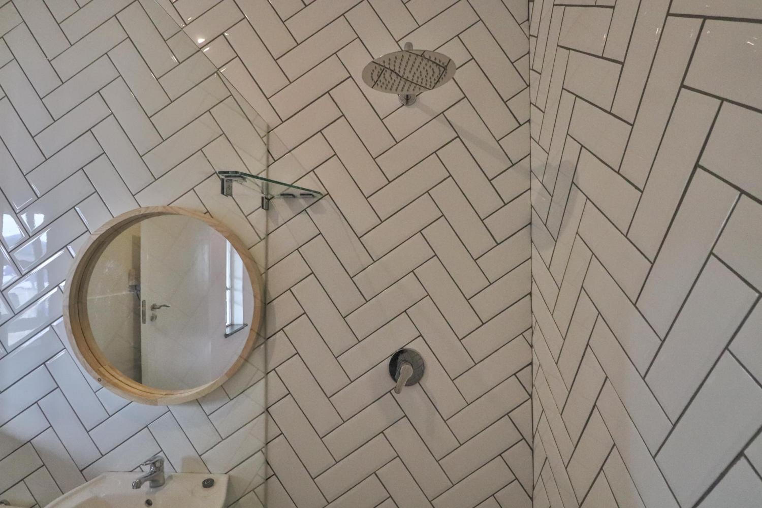 Deluxe King Suite photo 3