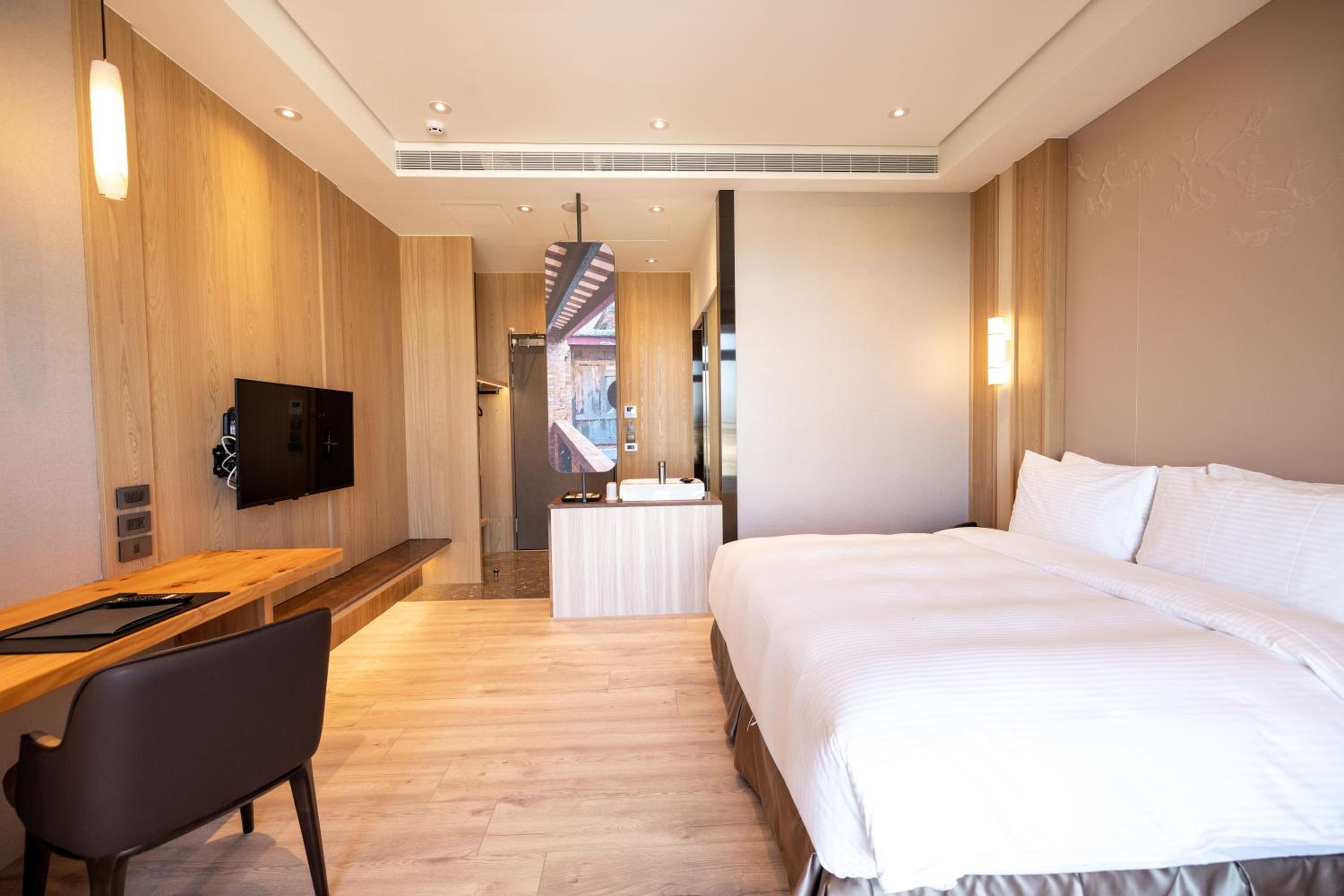 Queen Room - Photo 2