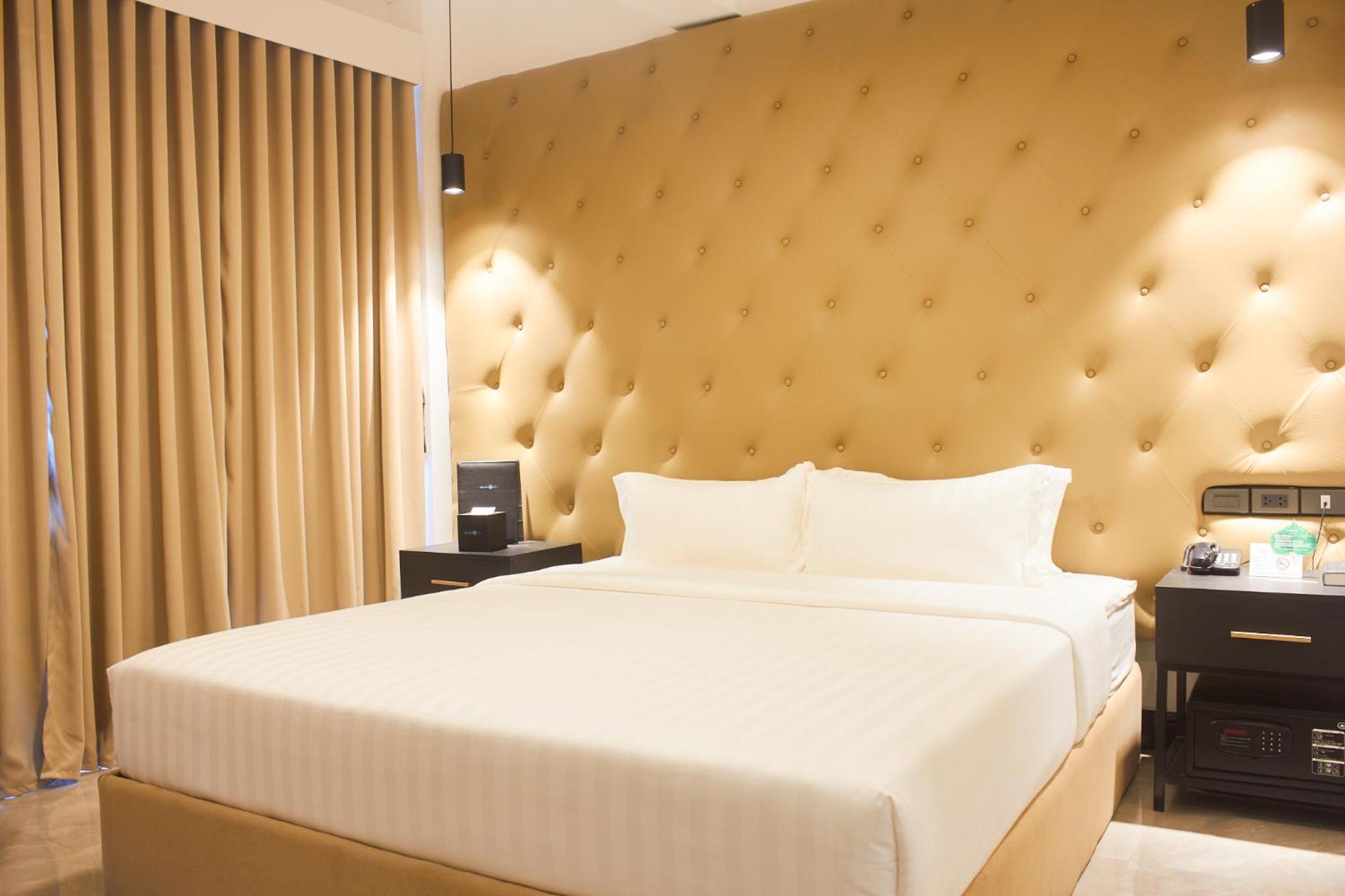 King Room with Pool View