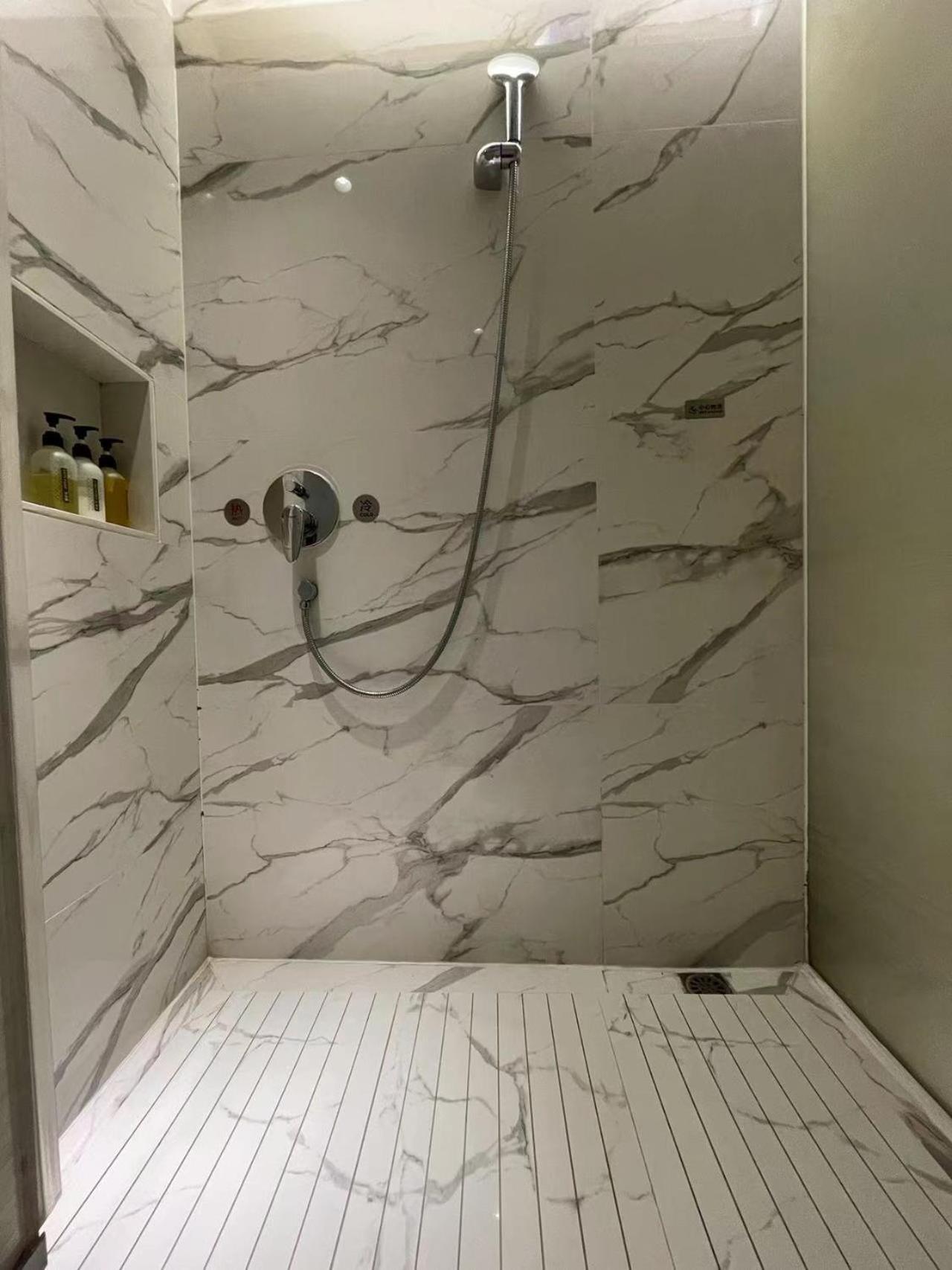 Deluxe Twin Room photo 2