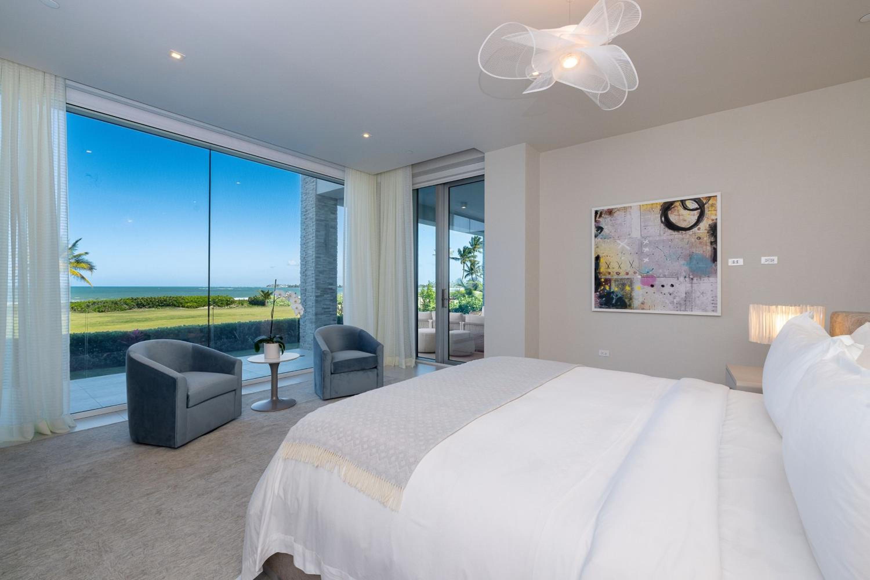 Queen Room with Two Queen Beds and Balcony (Non Smoking) photo 1