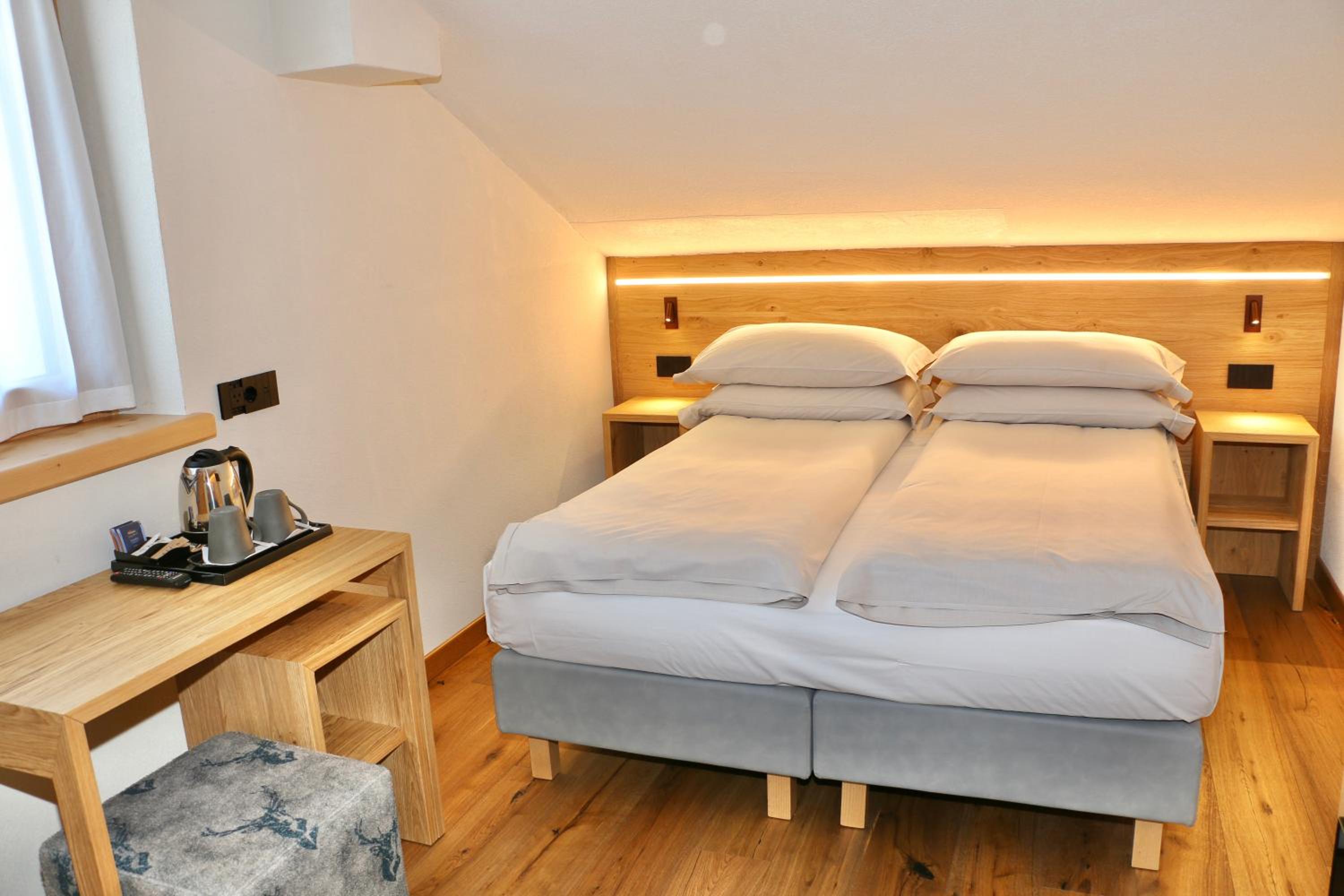 Double or Twin Room - Photo 7
