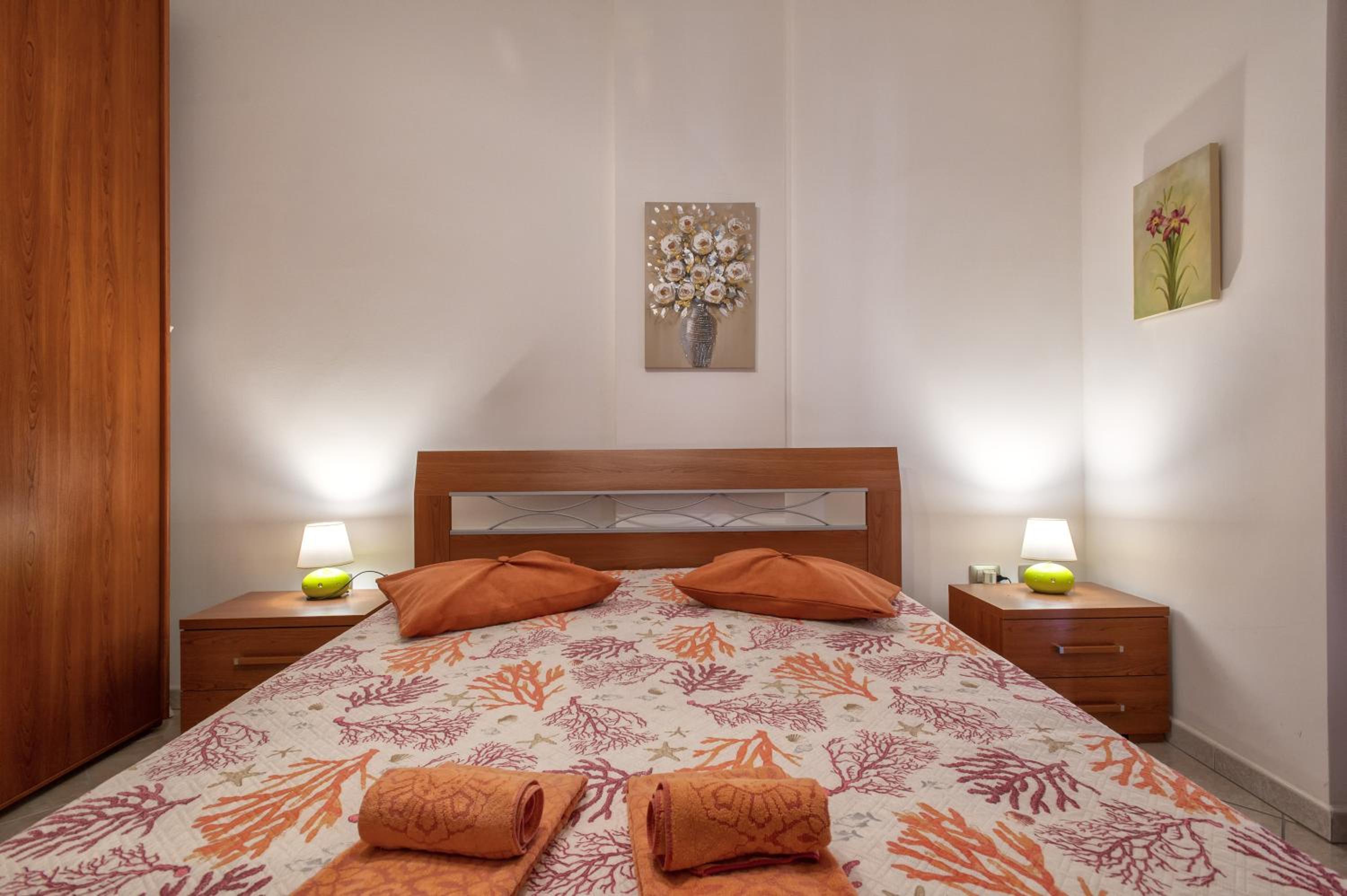 Superior One-Bedroom Apartment
