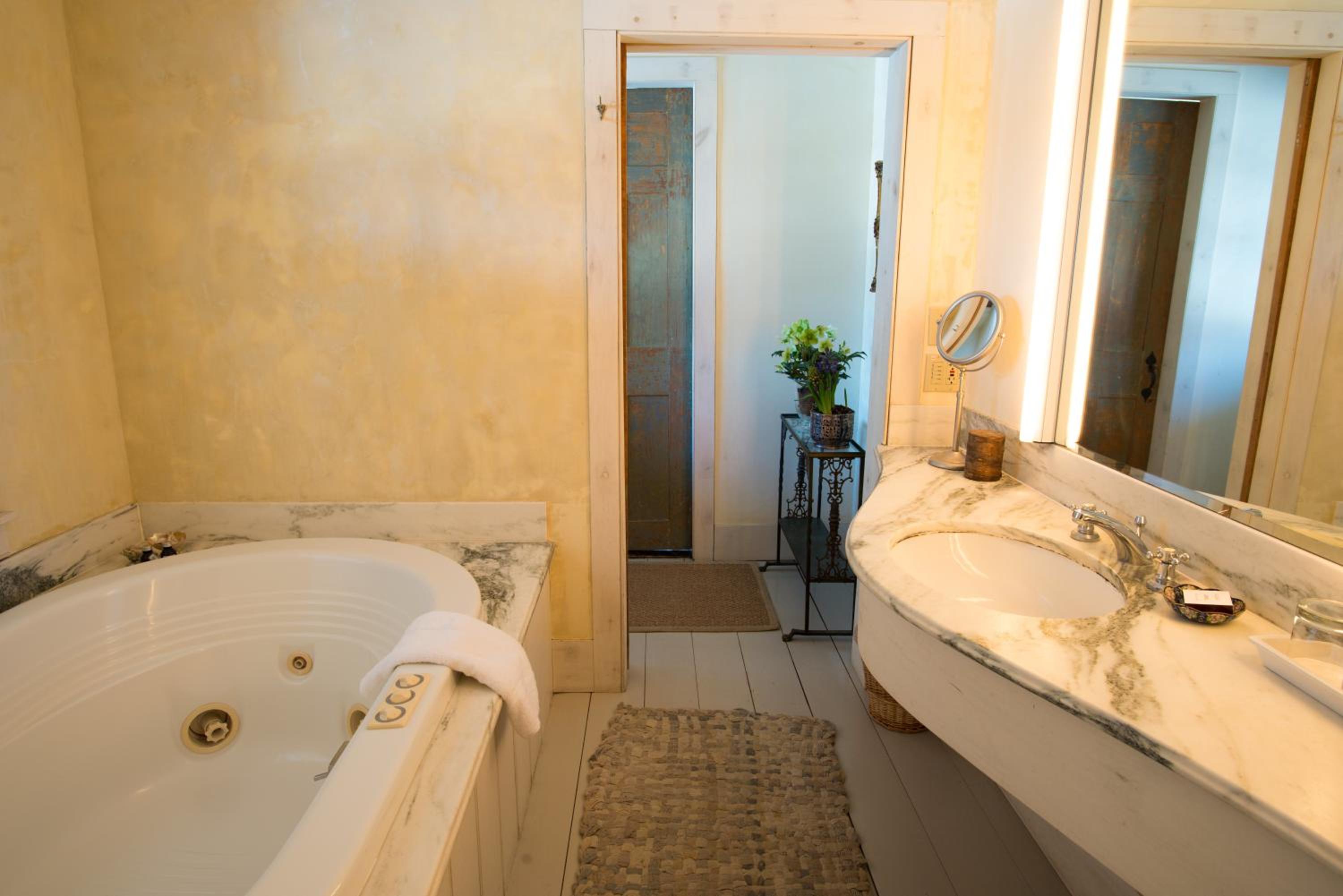 Double Room with Two Double Beds photo 2