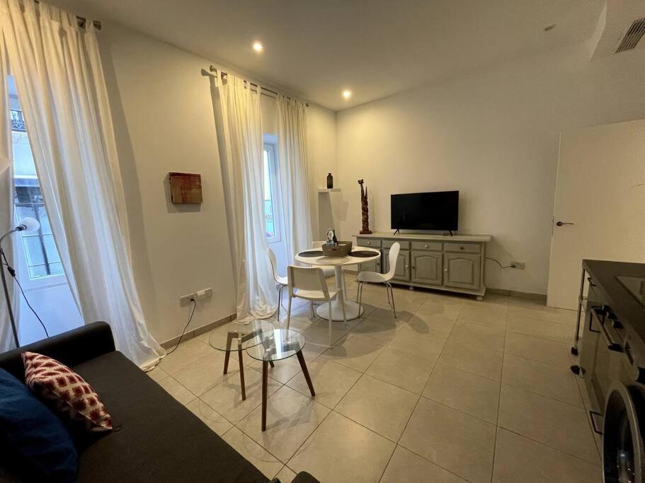 Apartment photo 1