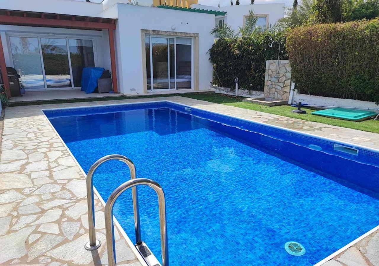 Villa com Piscina Privada