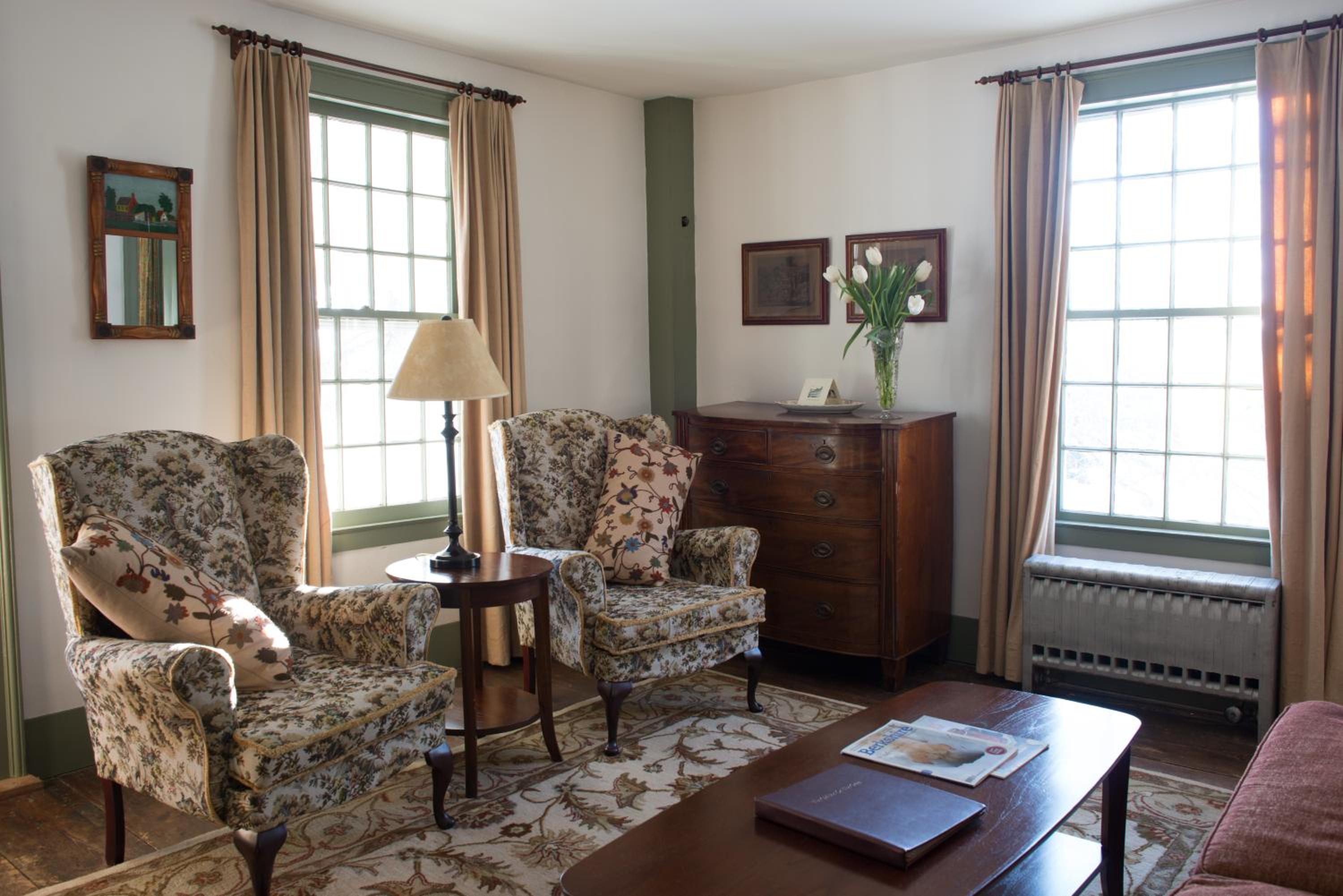 Queen Suite with Sofa Bed photo 3