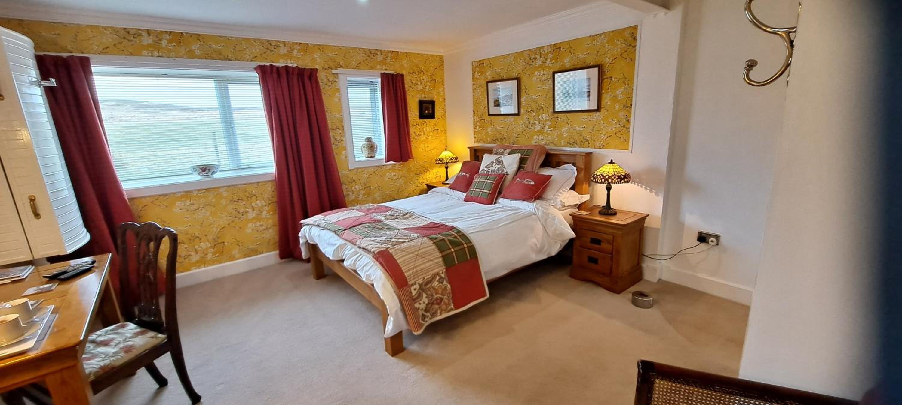 Superior King Room - Photo 2