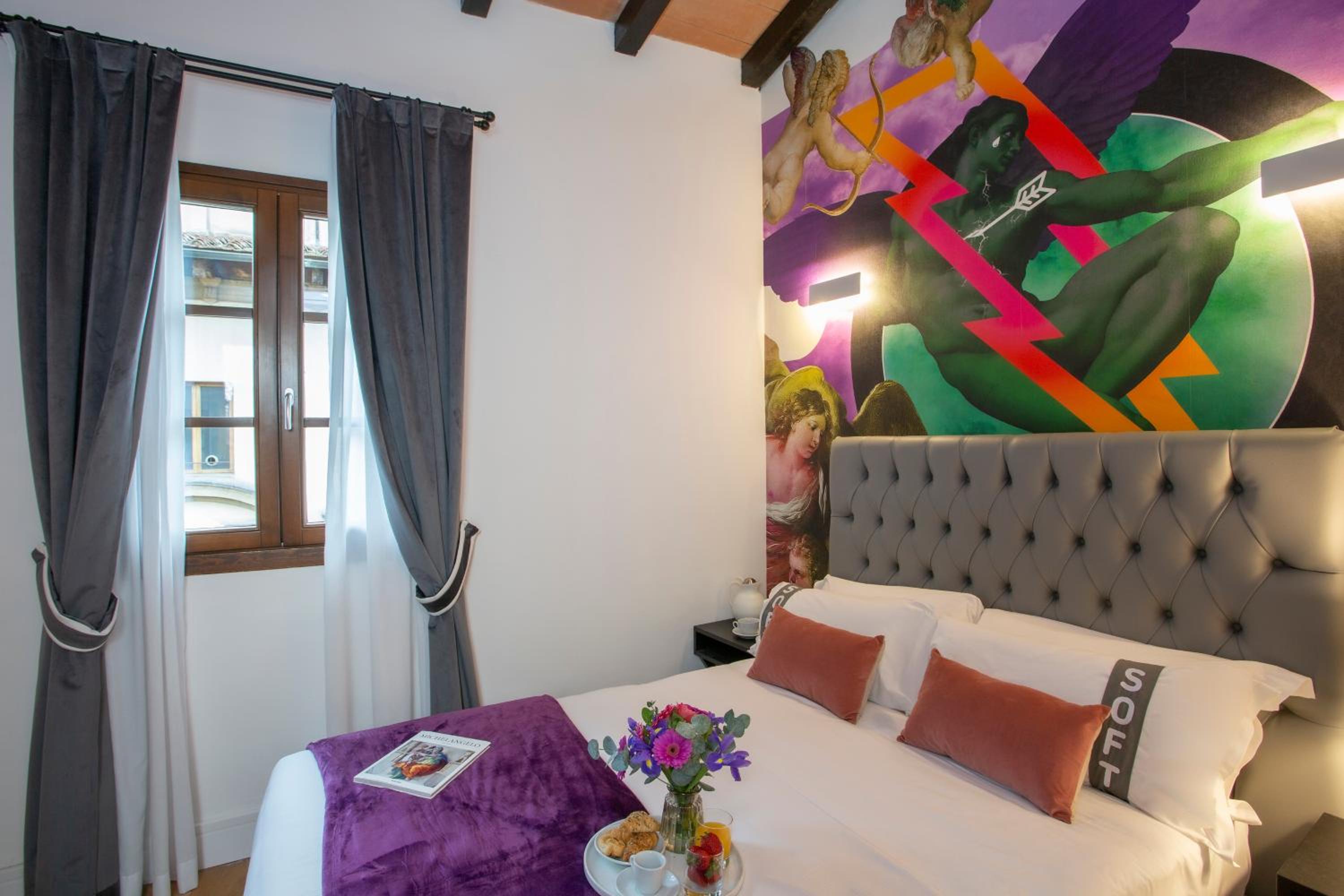 DELUXE JUNIOR SUITE