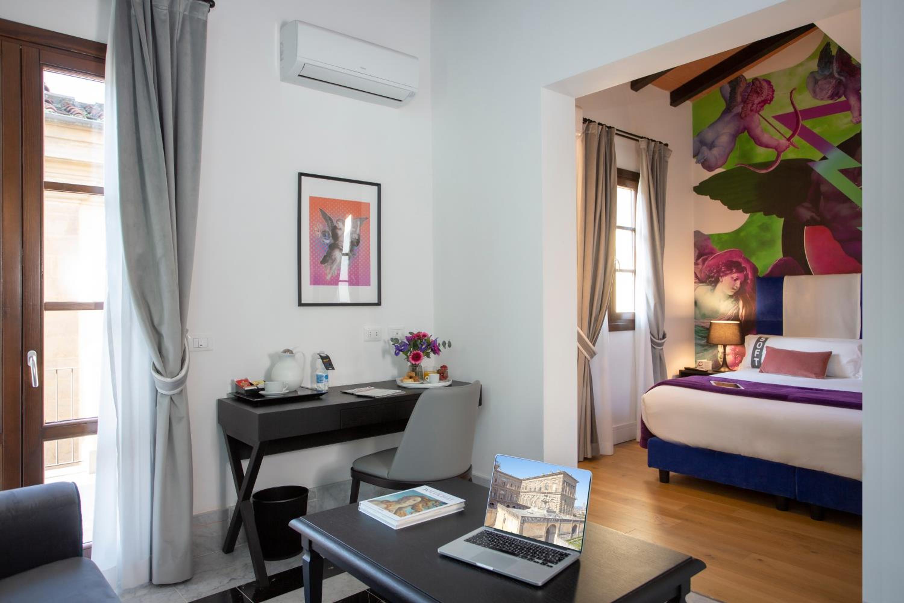 DELUXE JUNIOR SUITE